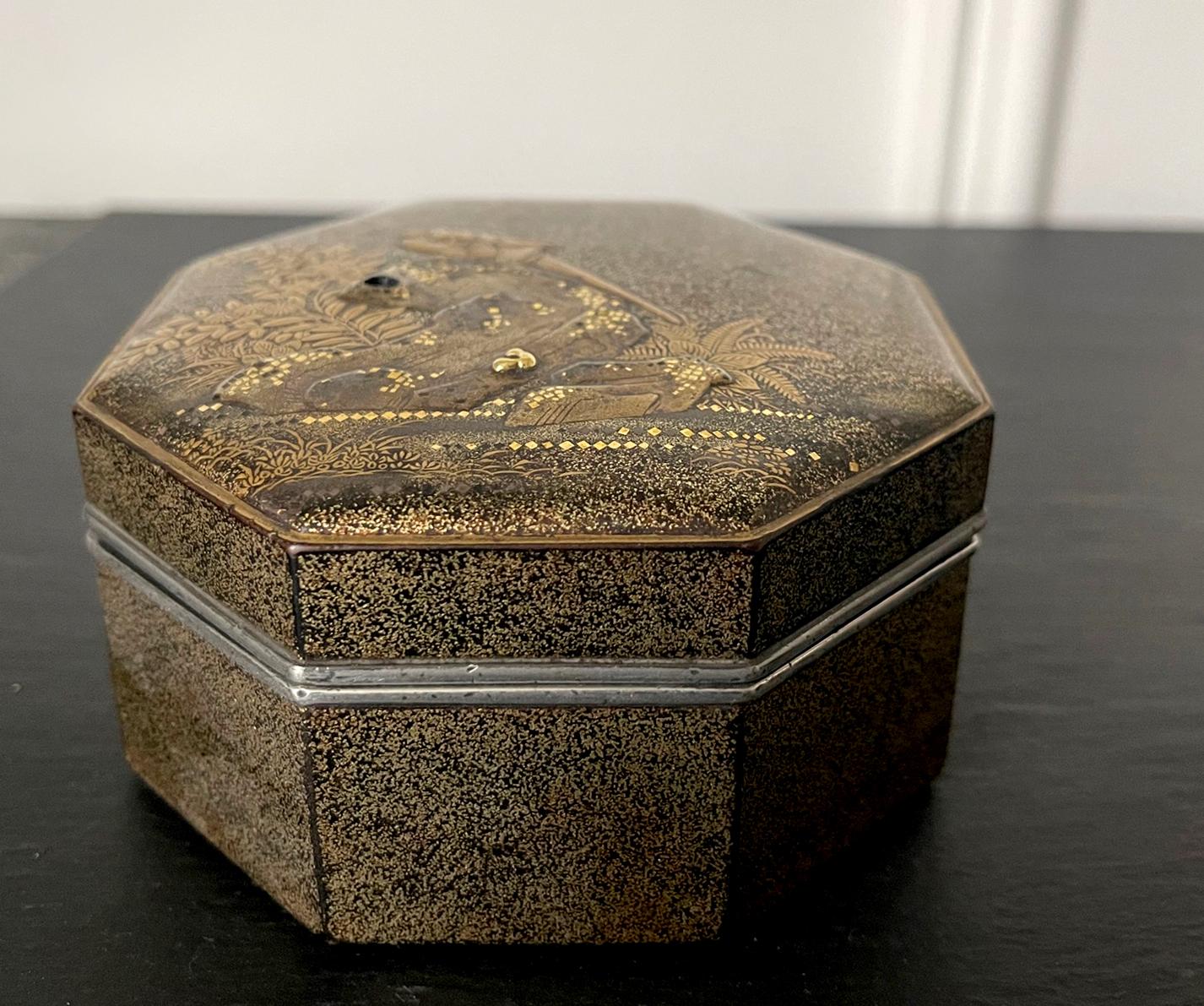 Exquisite Early Japanese Lacquer Kobako Box with Insert Tray 1