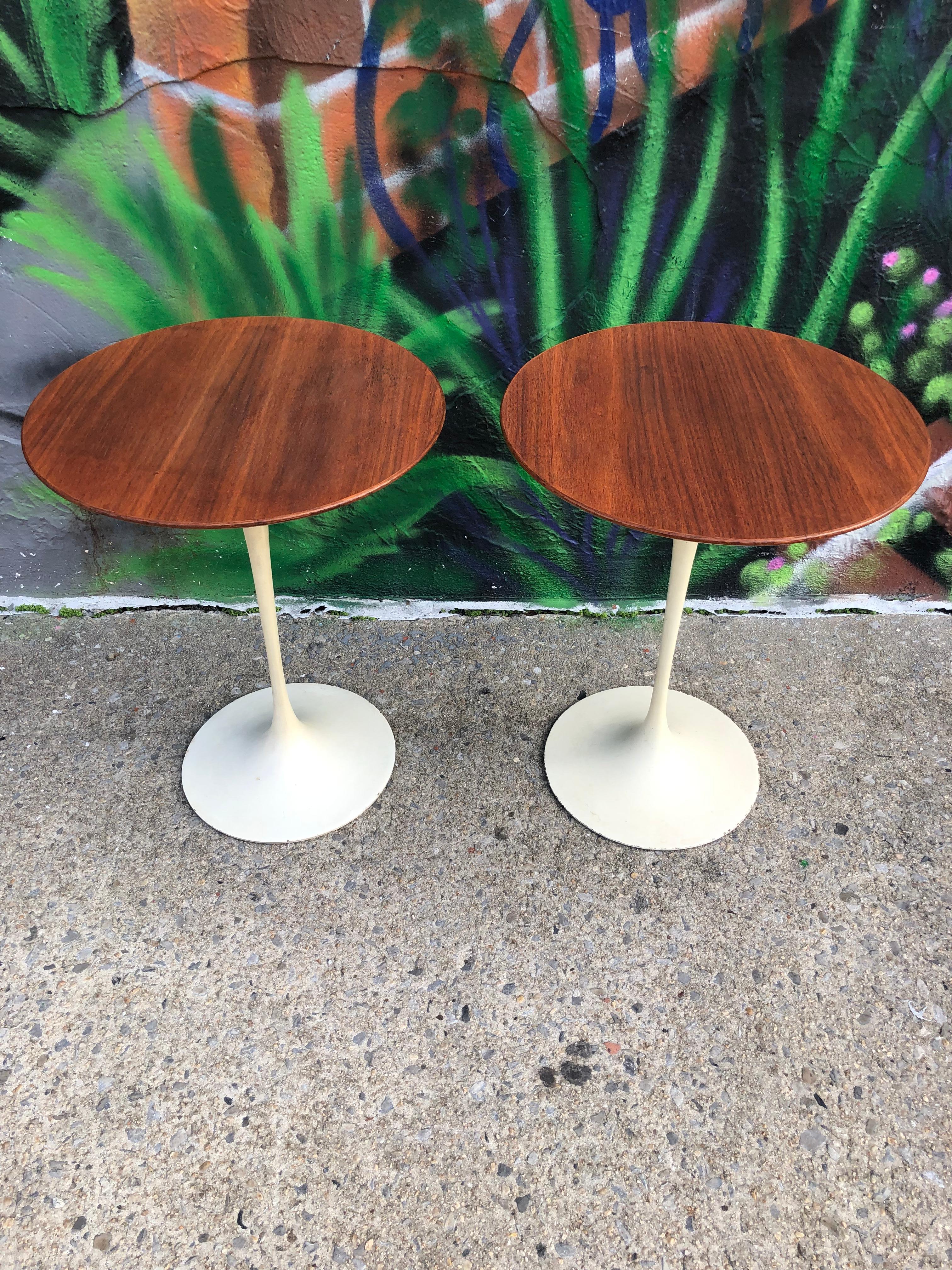 Exquisite Eero Saarinen for Knoll Tulip Side Tables in Walnut 4