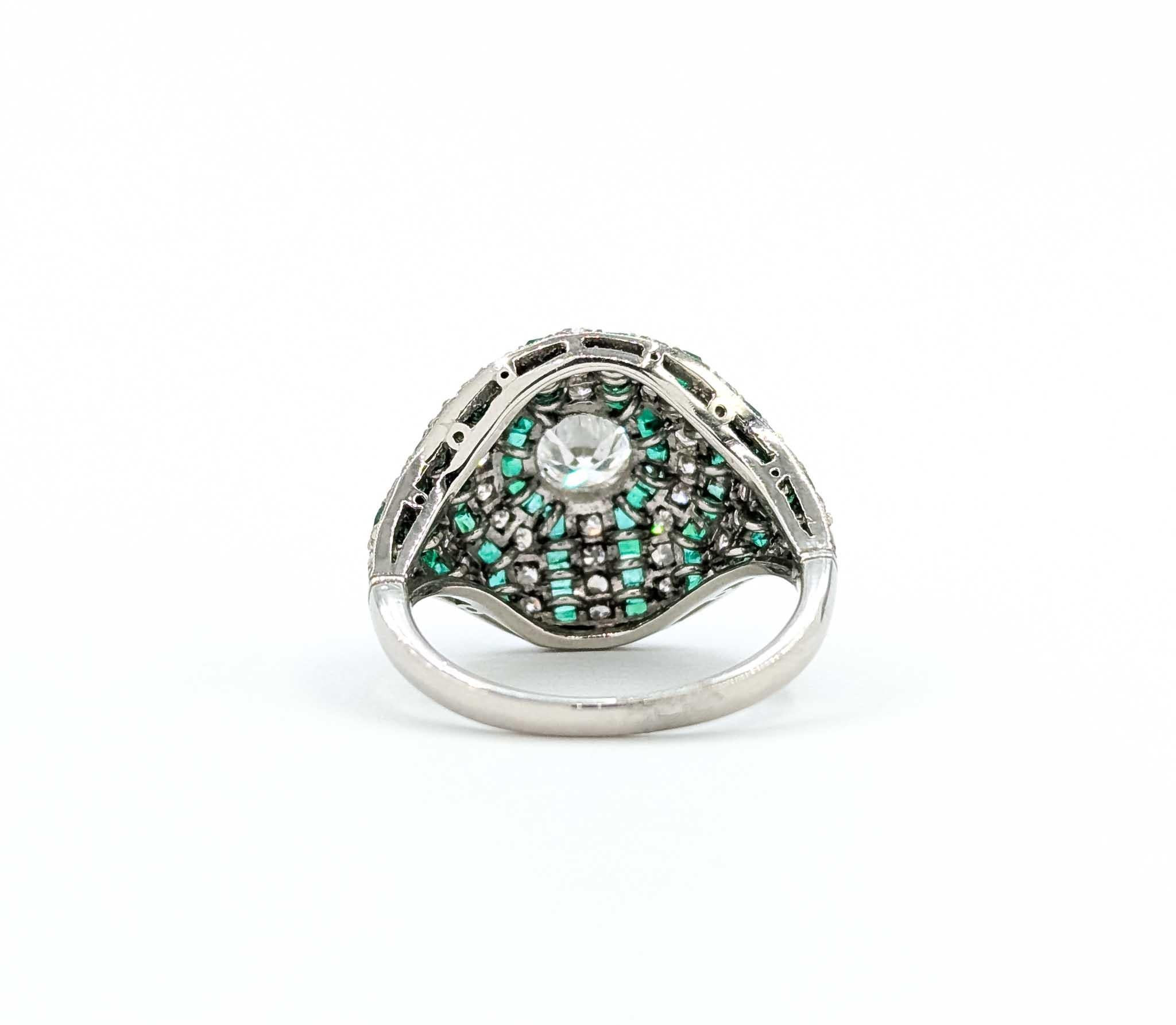 Exquisite Emerald and Diamond Platinum Ring For Sale 4