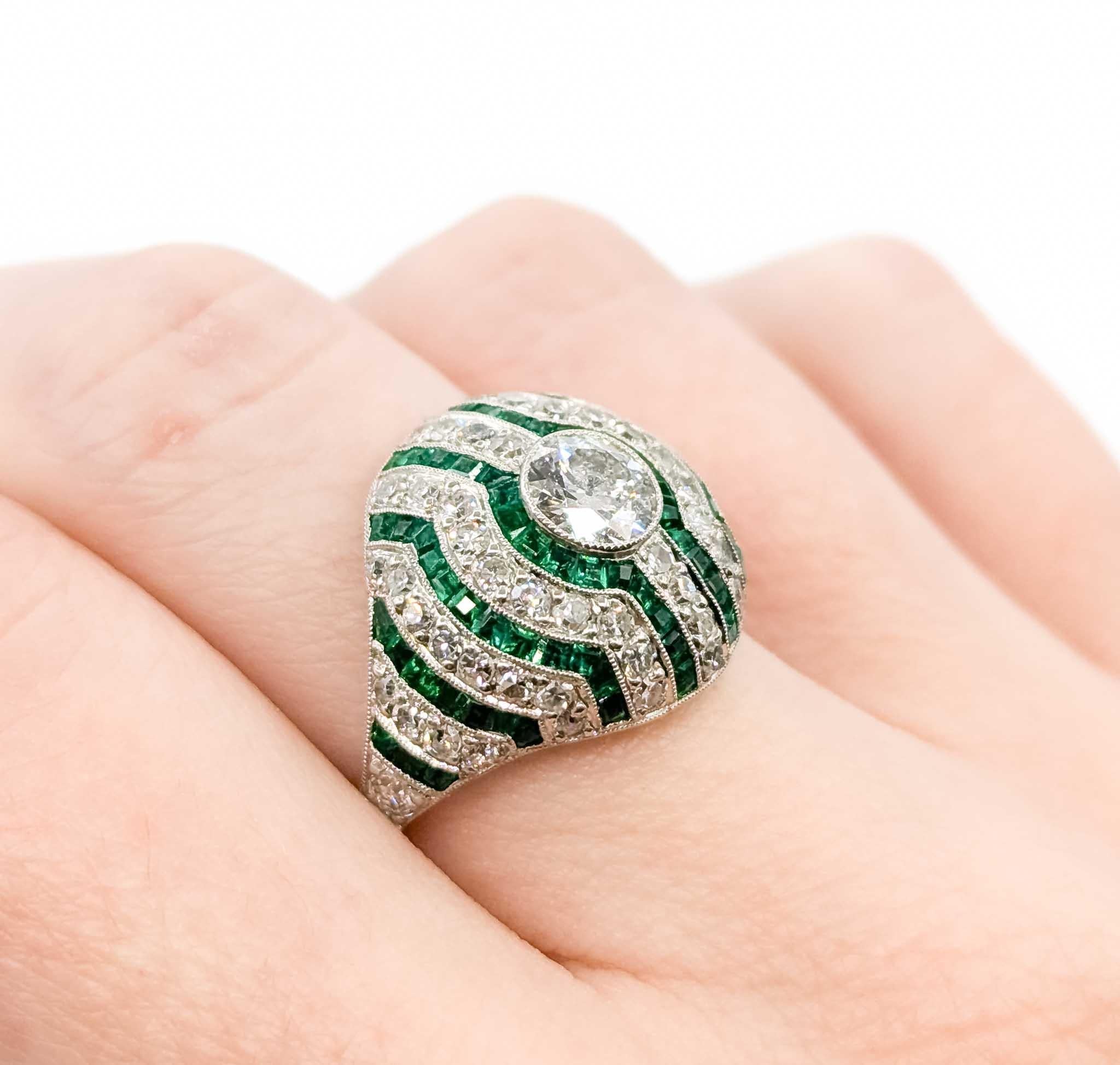Exquisite Emerald and Diamond Platinum Ring In Excellent Condition For Sale In Bloomington, MN