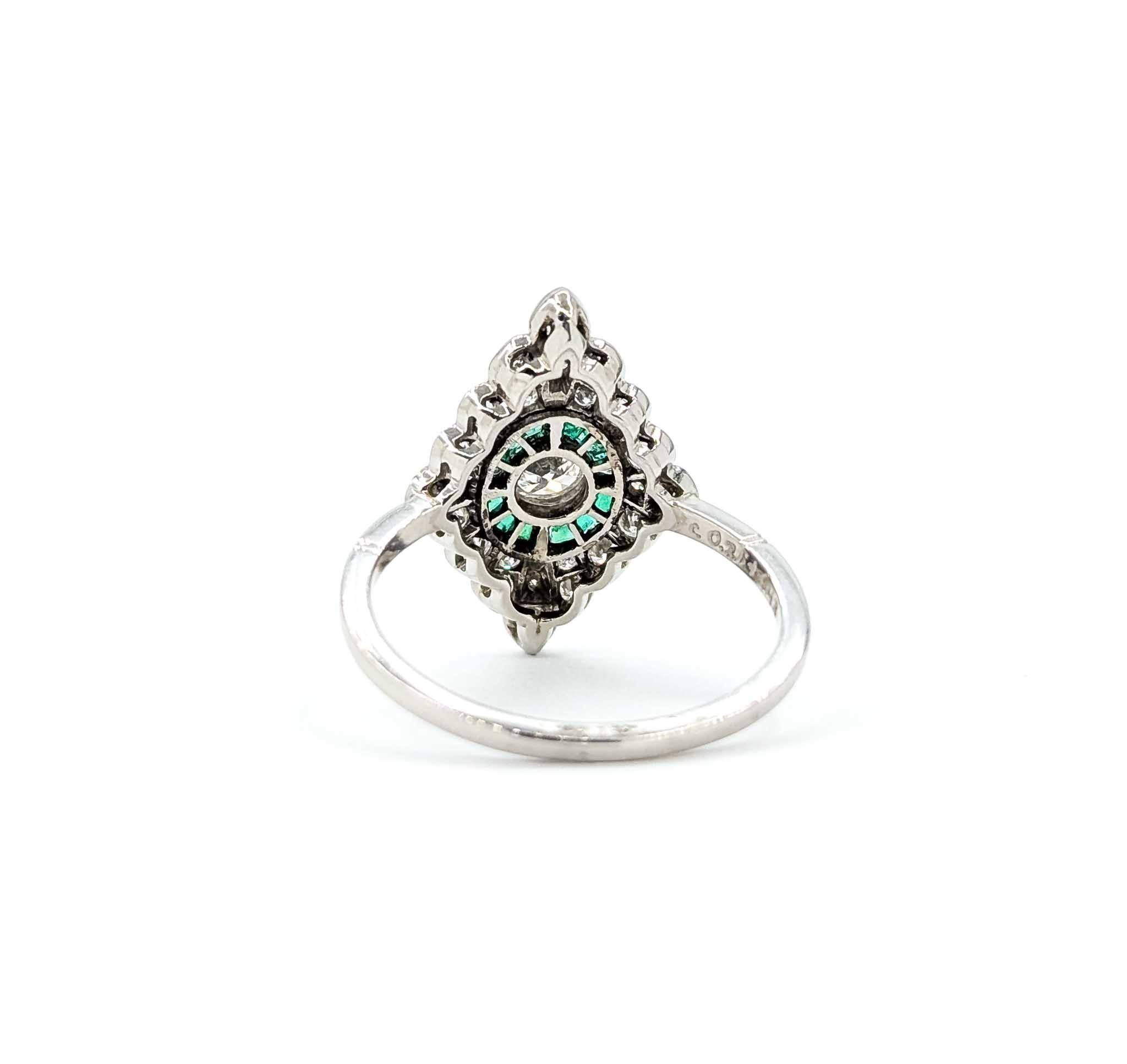 Exquisite Emerald and Diamond Platinum Ring For Sale 1