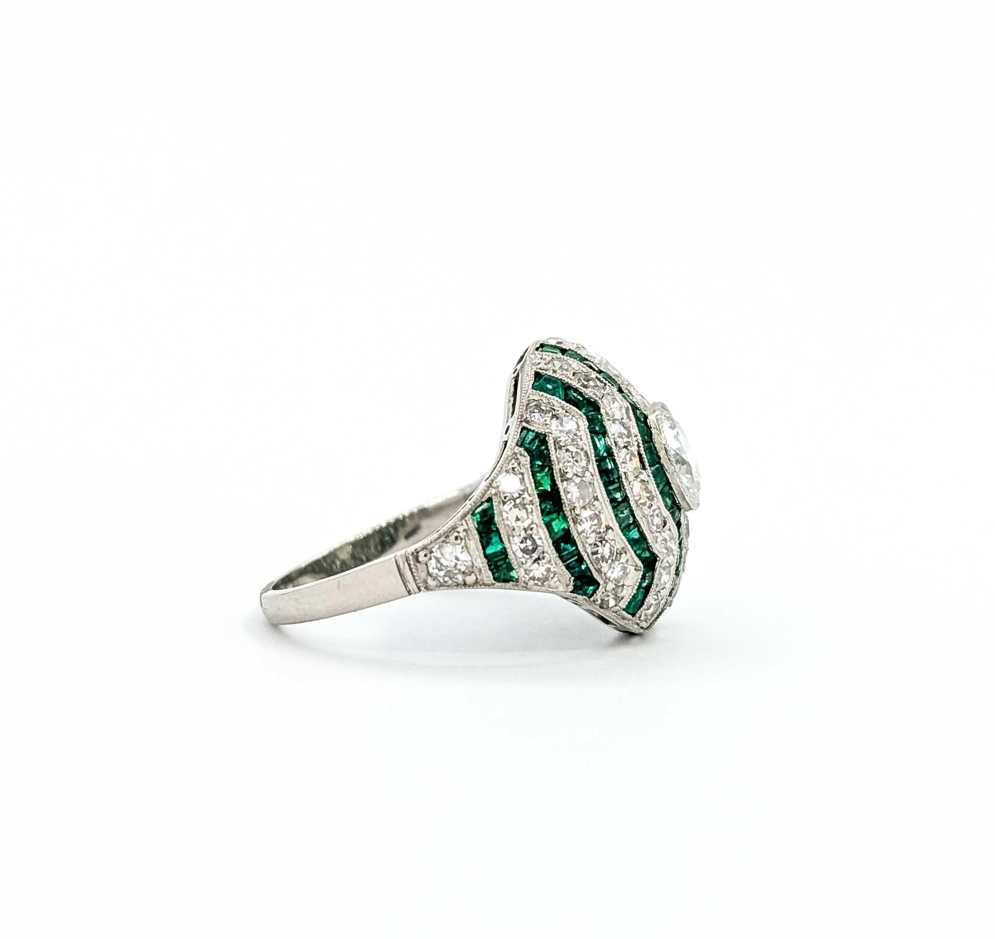 Exquisite Emerald and Diamond Platinum Ring For Sale 1