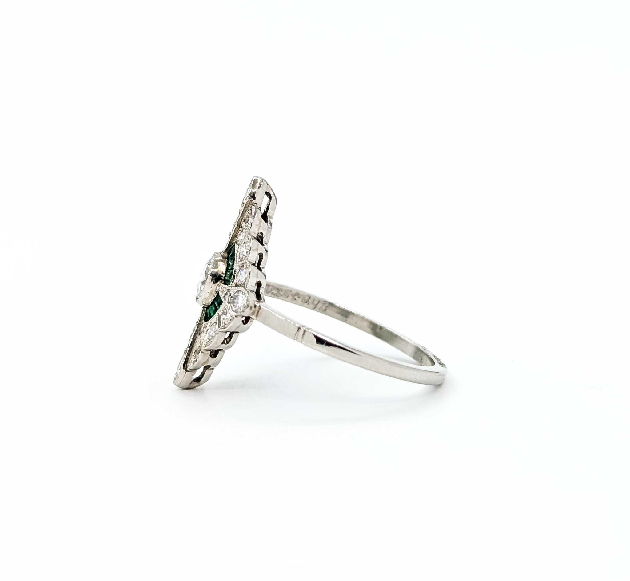 Exquisite Emerald and Diamond Platinum Ring For Sale 2