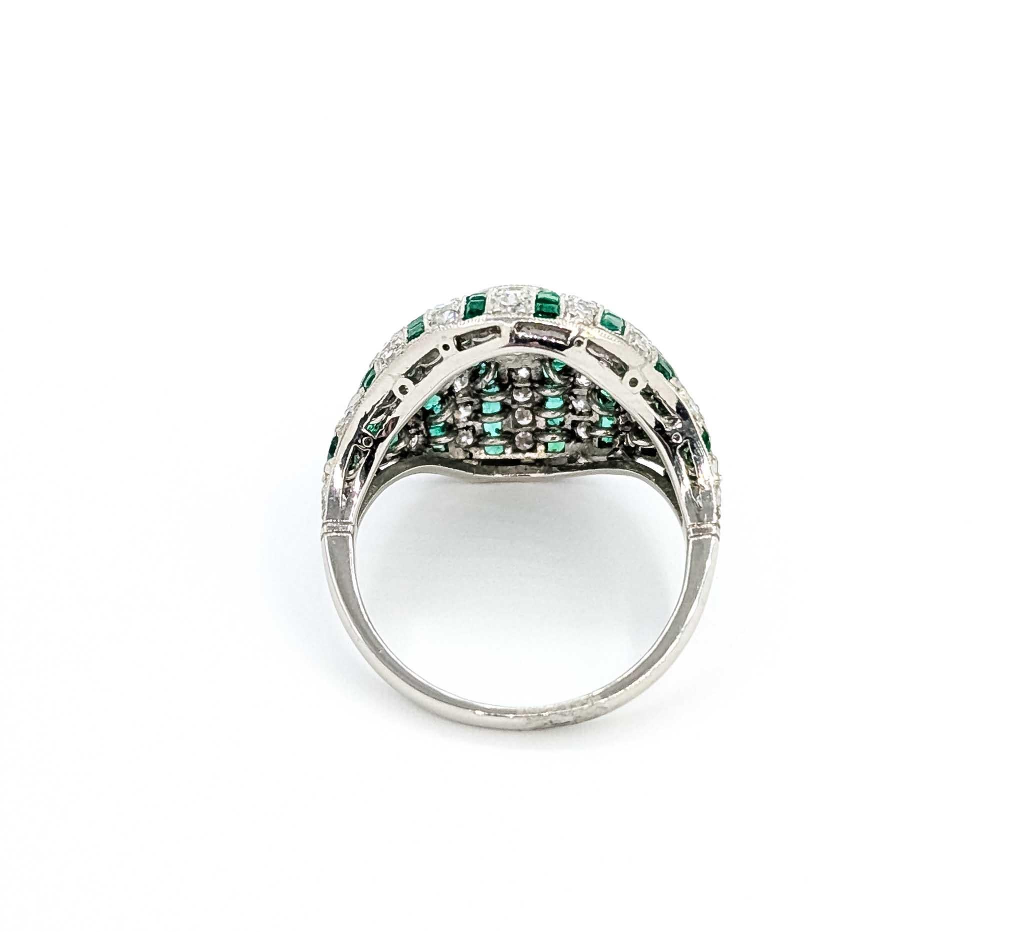 Exquisite Emerald and Diamond Platinum Ring For Sale 3
