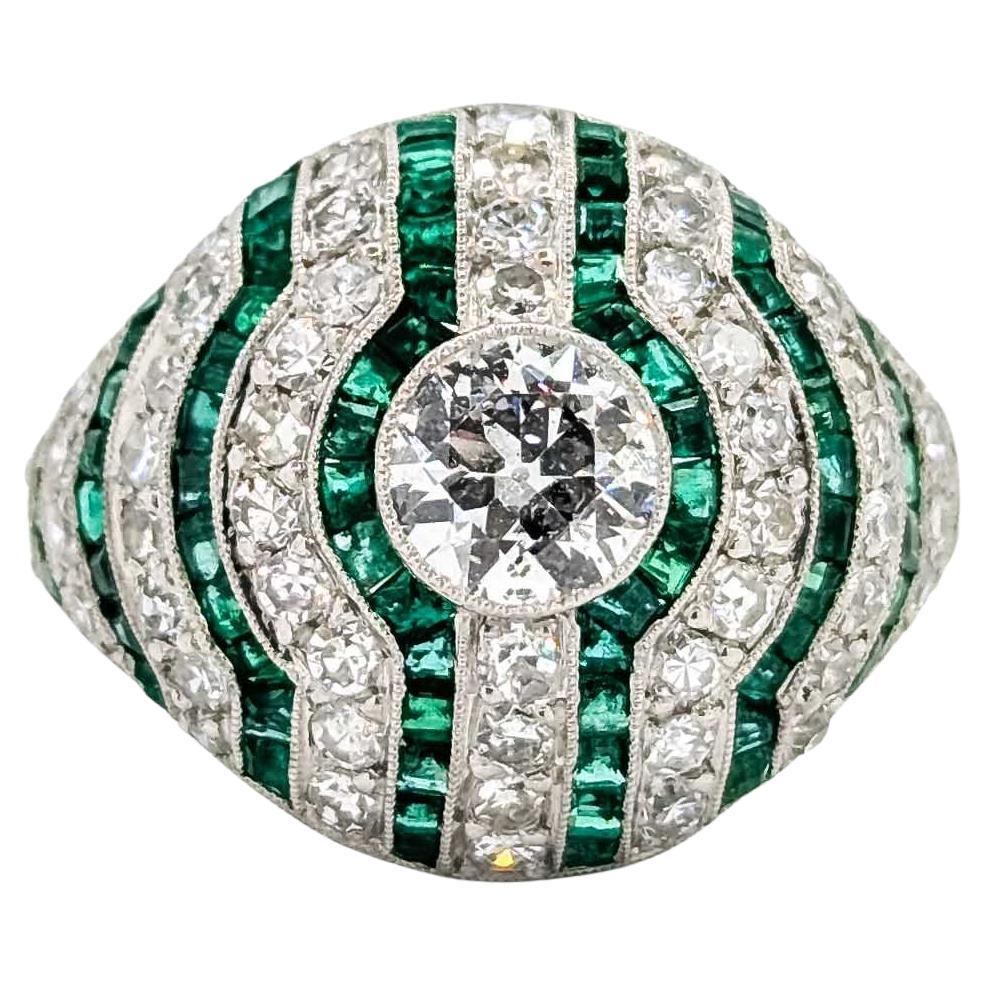 Exquisite Emerald and Diamond Platinum Ring For Sale