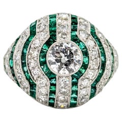 Exquisite Emerald and Diamond Platinum Ring