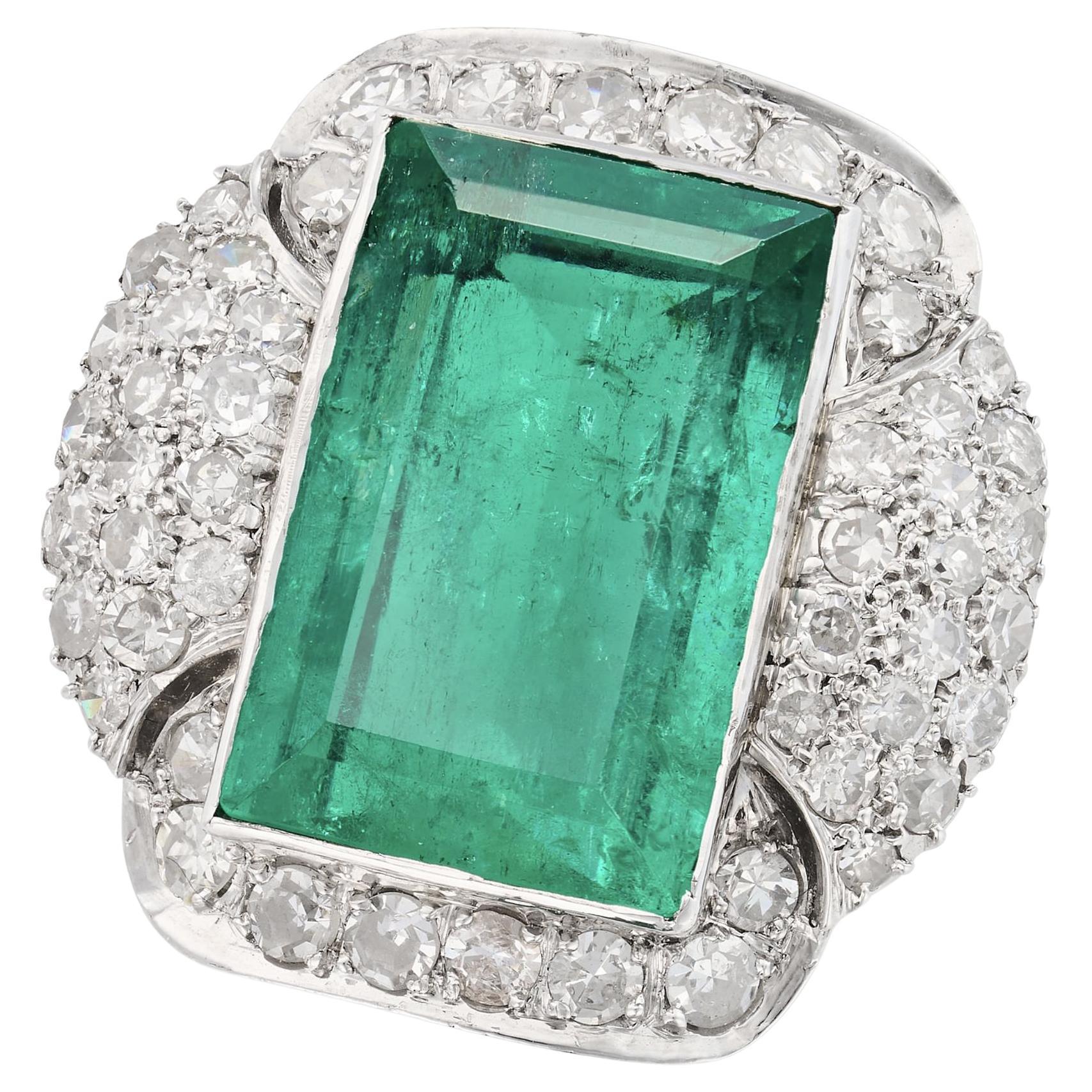 Bague exquise en émeraude et diamant