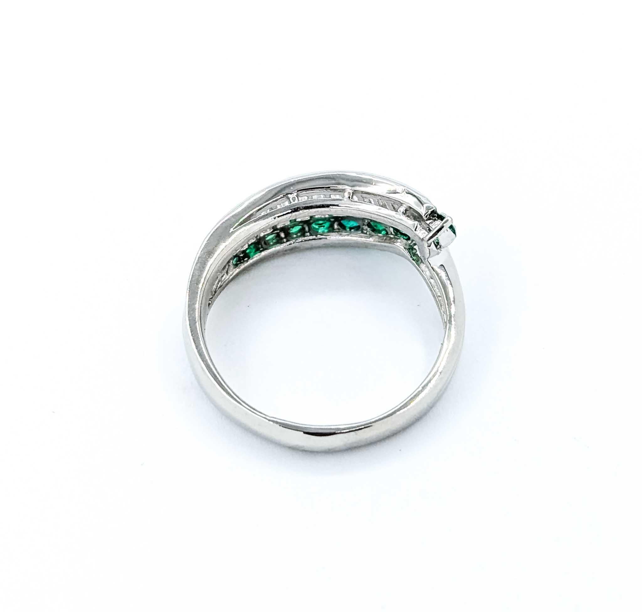 Exquisite Emerald and Diamond Ring in 900pt Modern Channel Set en venta 5