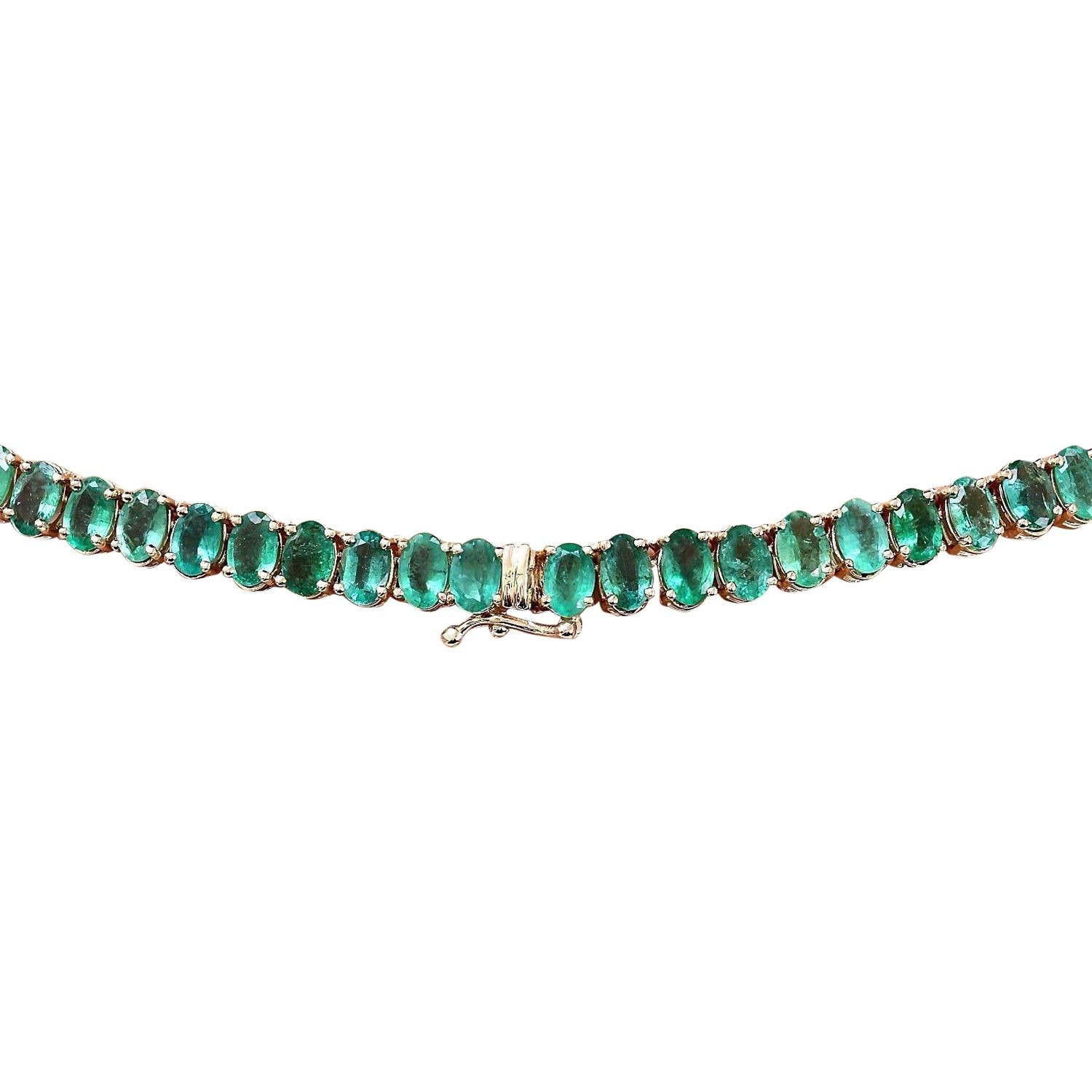 Modern Exquisite Emerald Necklace In 14 Karat Solid Yellow Gold  For Sale