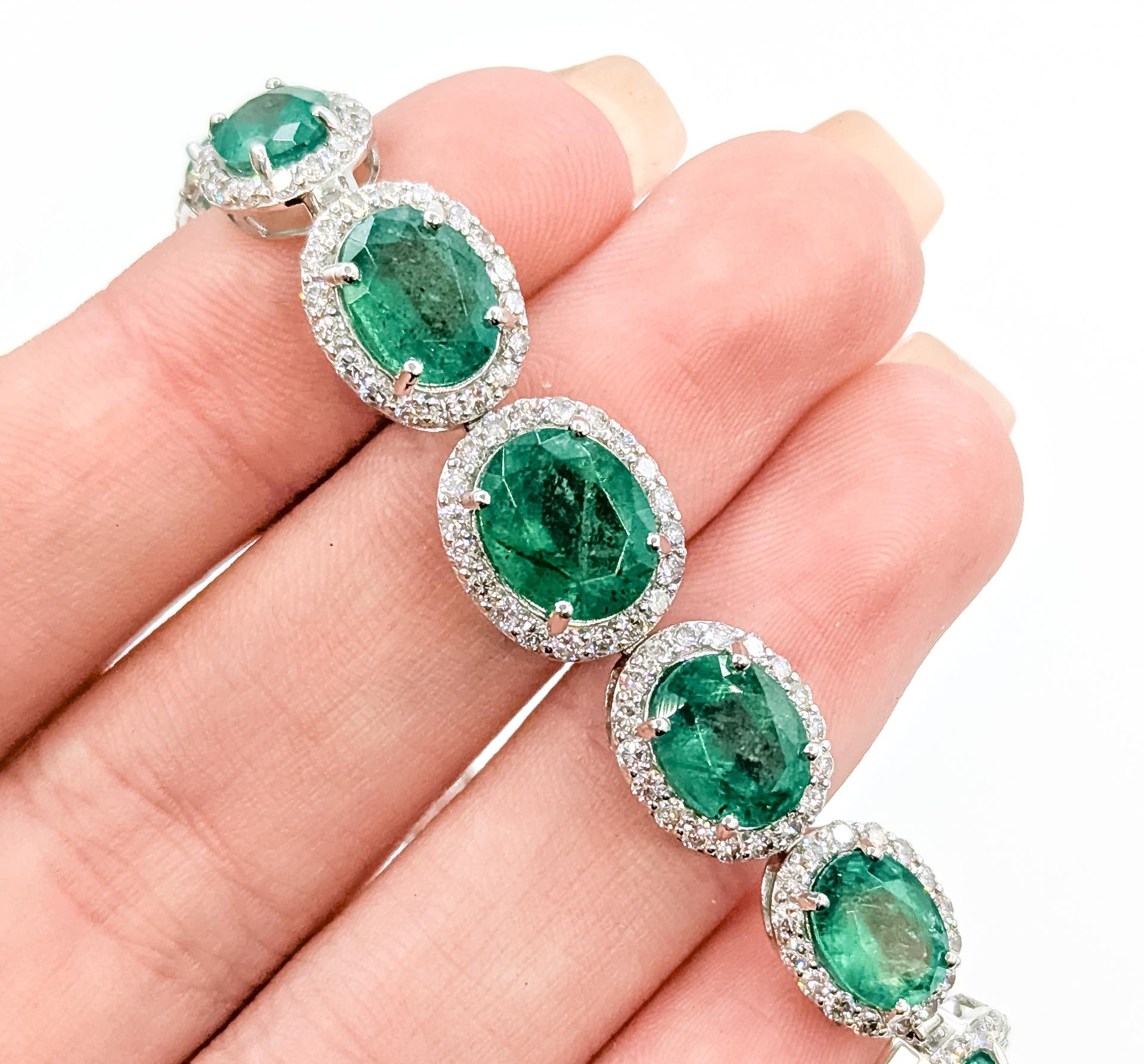 Bracelet à maillons ovales en platine avec émeraude exquise Excellent état - En vente à Bloomington, MN
