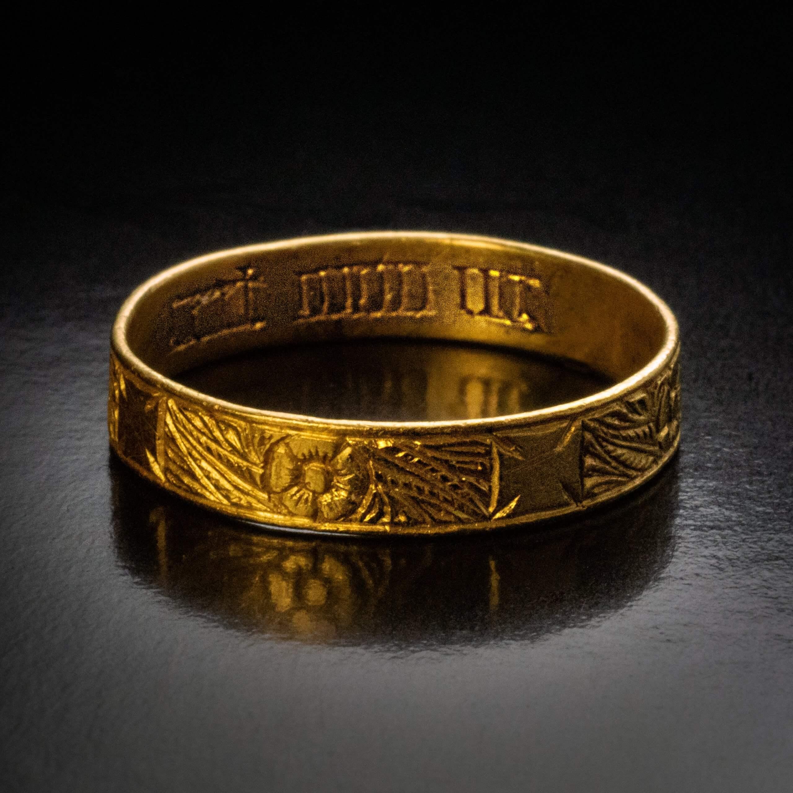 Exquisito anillo medieval de oro grabado con ramillete c. 1400 - 1450 Medieval en venta