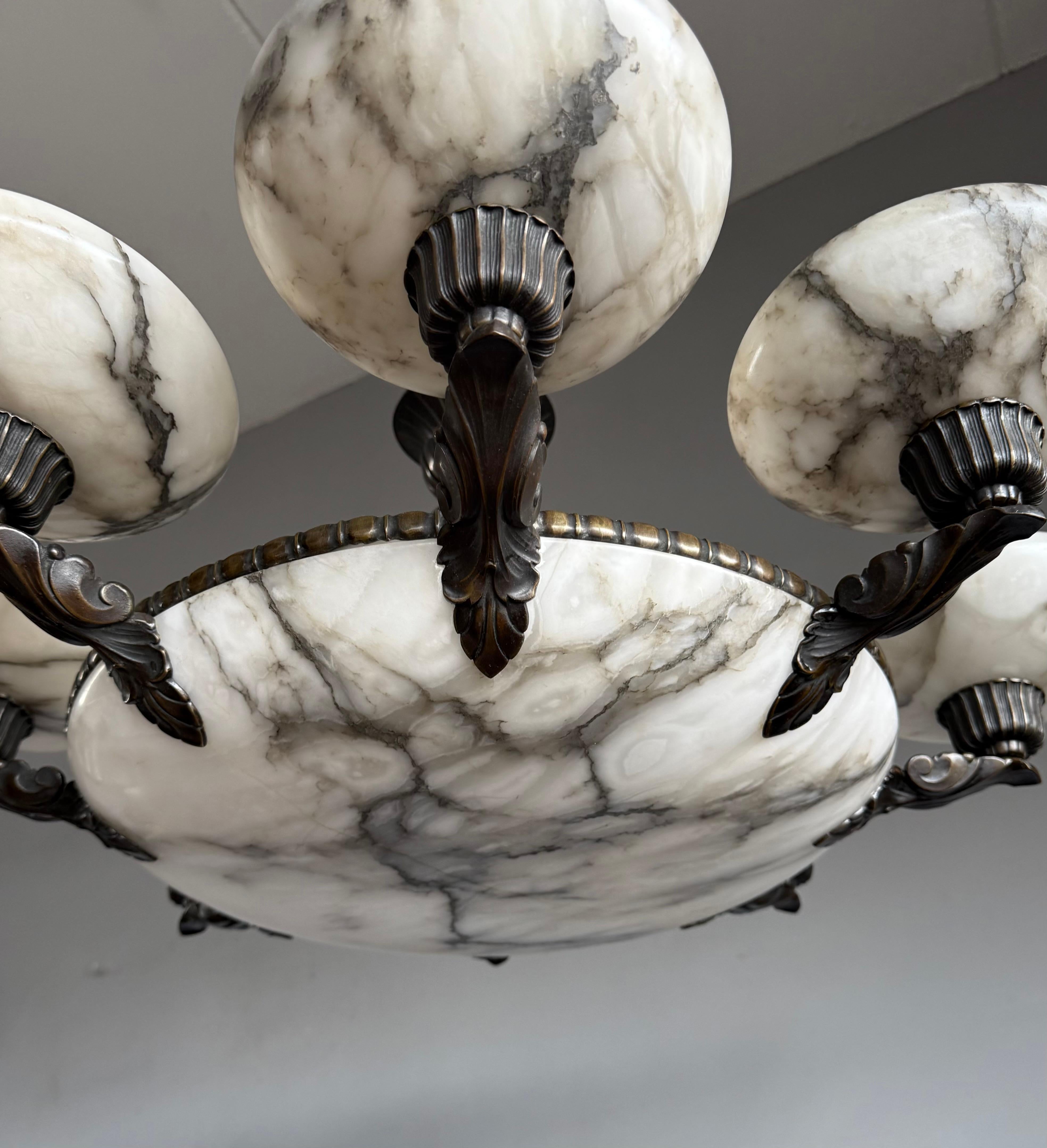 Exquise & Extra Large Antique White & Black Alabaster & Bronze Chandelier 1910 en vente 2