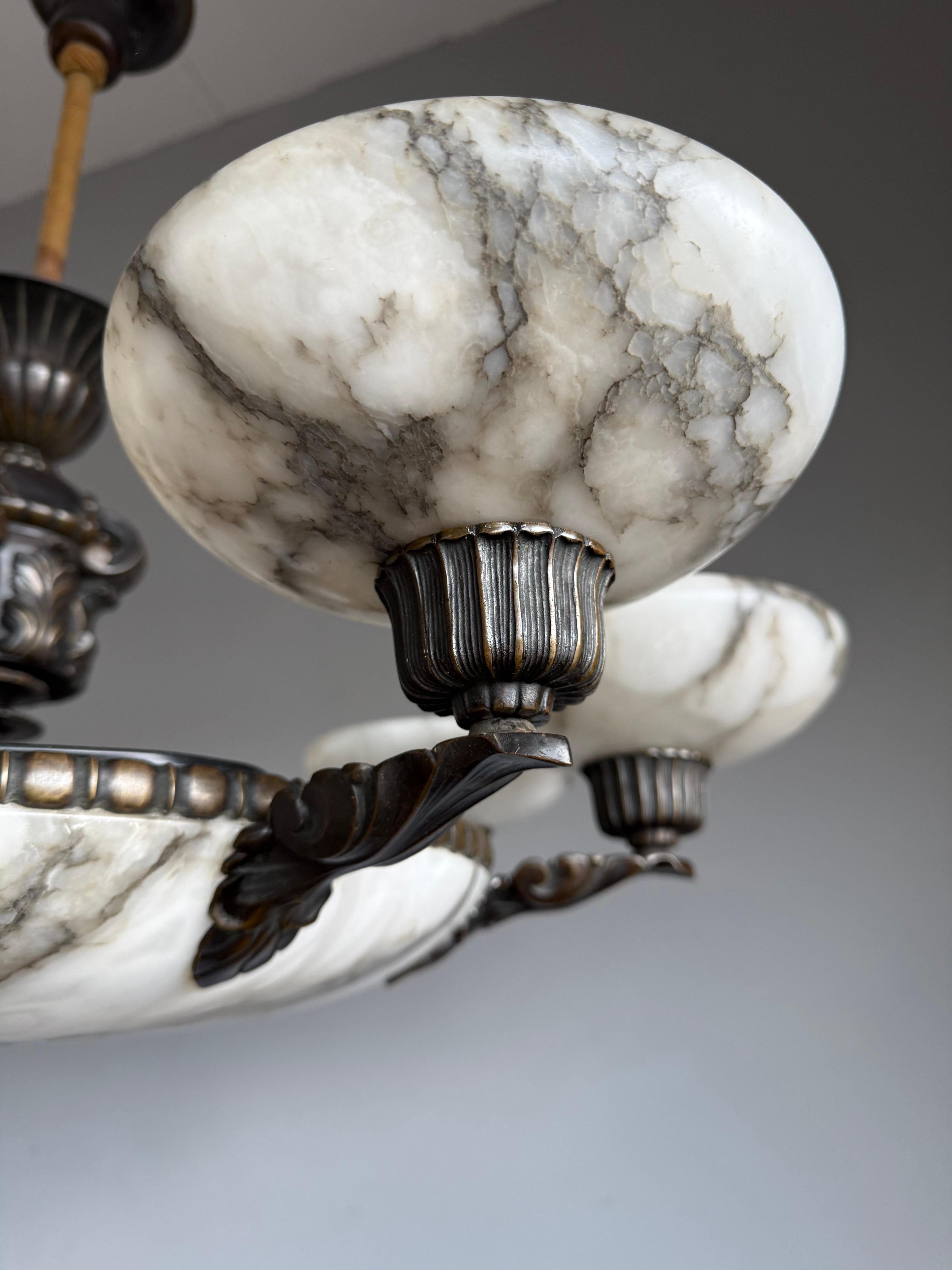 20ième siècle Exquise & Extra Large Antique White & Black Alabaster & Bronze Chandelier 1910 en vente