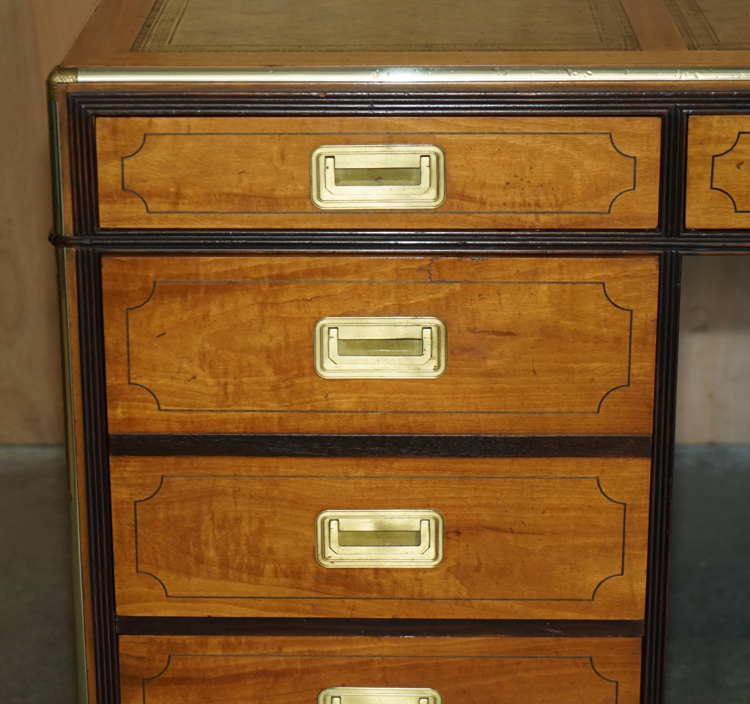 Fatto a mano EXQUISITE EXTRA LARGE DOUBLE SiDED MILITARY CAMPAIGN TWIN PEDESTAL PARTNER DESK in vendita
