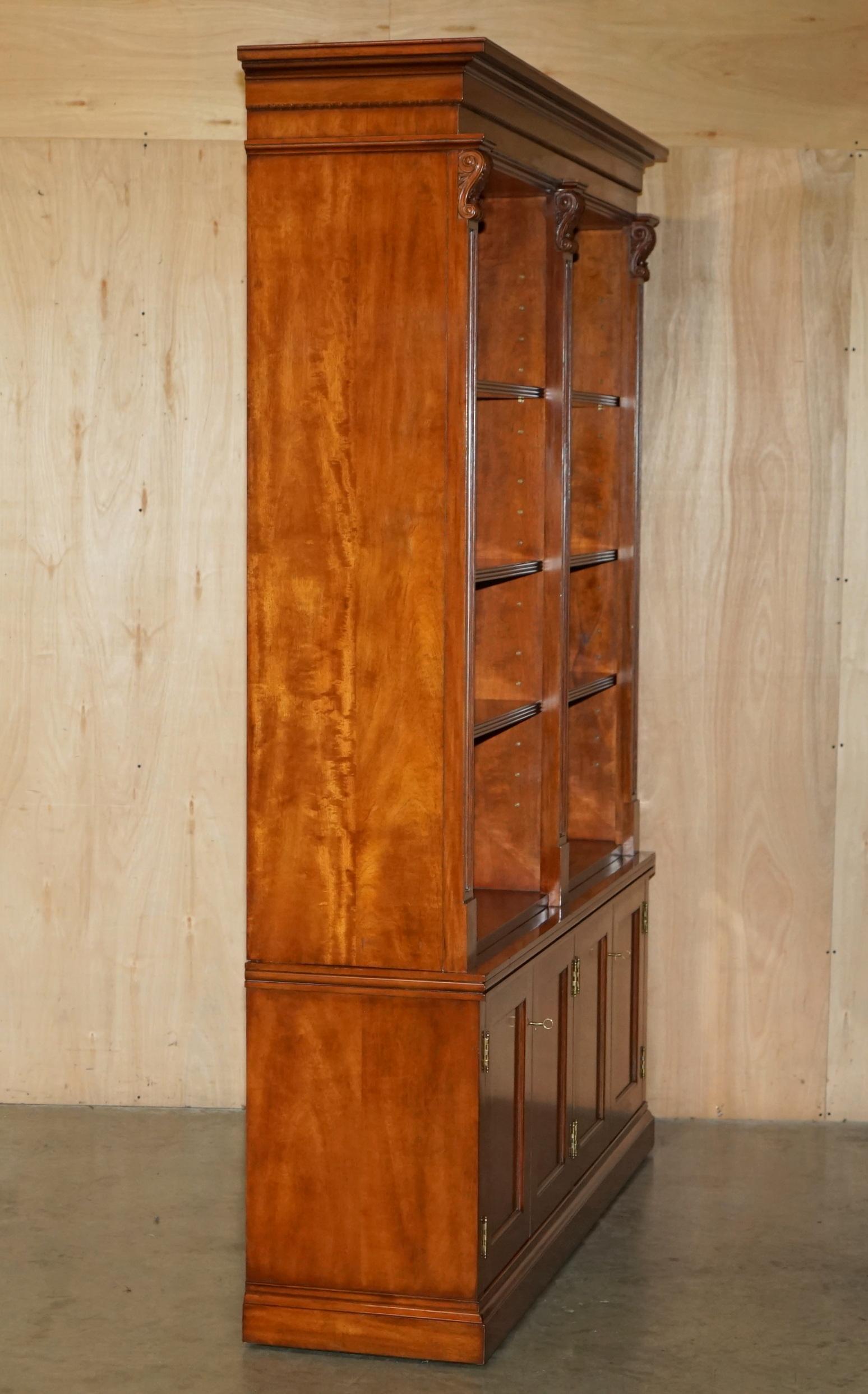 EXQUISITE EXTRA LARGE RALPH LAUREN HARDWOOD MADISON AVENUE OPEN LiBRARY BOOKCASE For Sale 7