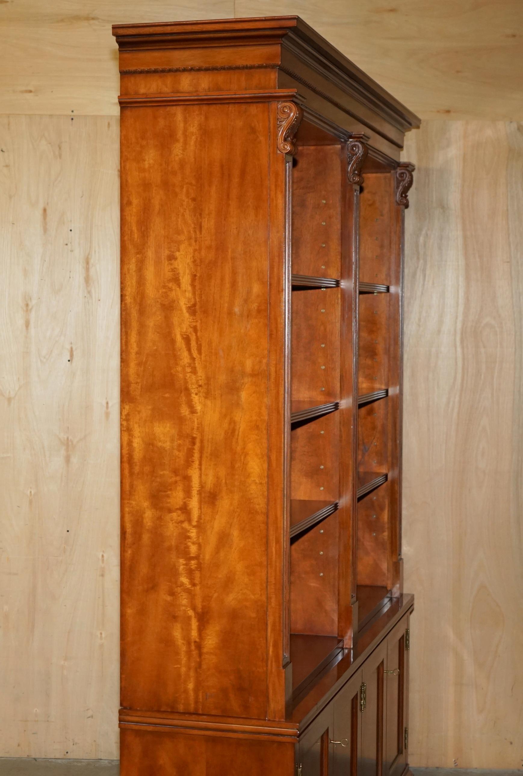 EXQUISITE EXTRA LARGE RALPH LAUREN HARDWOOD MADISON AVENUE OPEN LiBRARY BOOKCASE For Sale 8