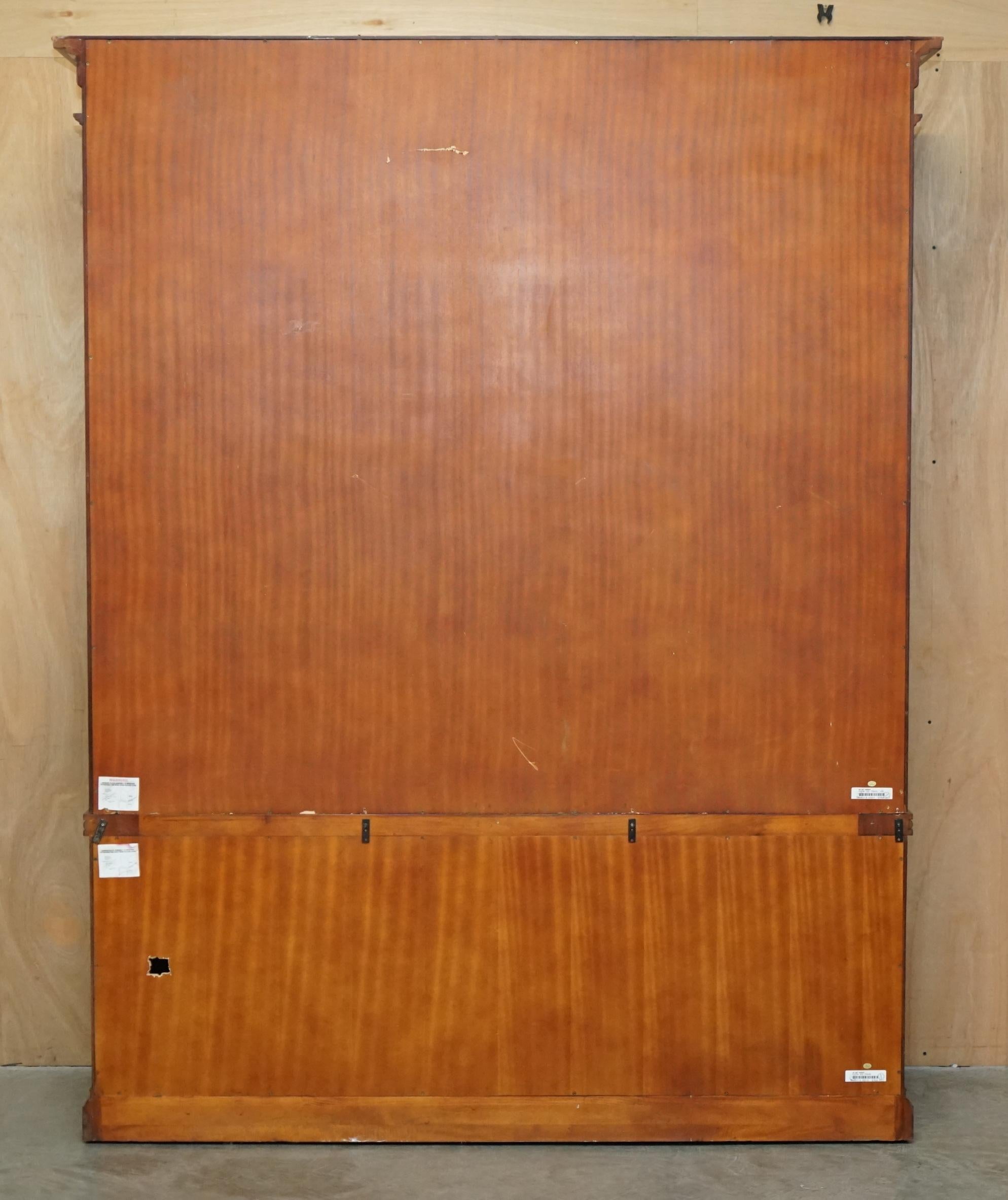 EXQUISITE EXTRA LARGE RALPH LAUREN HARDWOOD MADISON AVENUE OPEN LiBRARY BOOKCASE For Sale 10