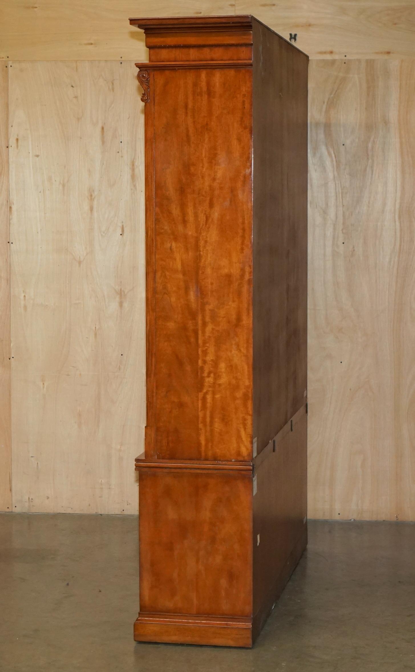 EXQUISITE EXTRA LARGE RALPH LAUREN HARDWOOD MADISON AVENUE OPEN LiBRARY BOOKCASE For Sale 11