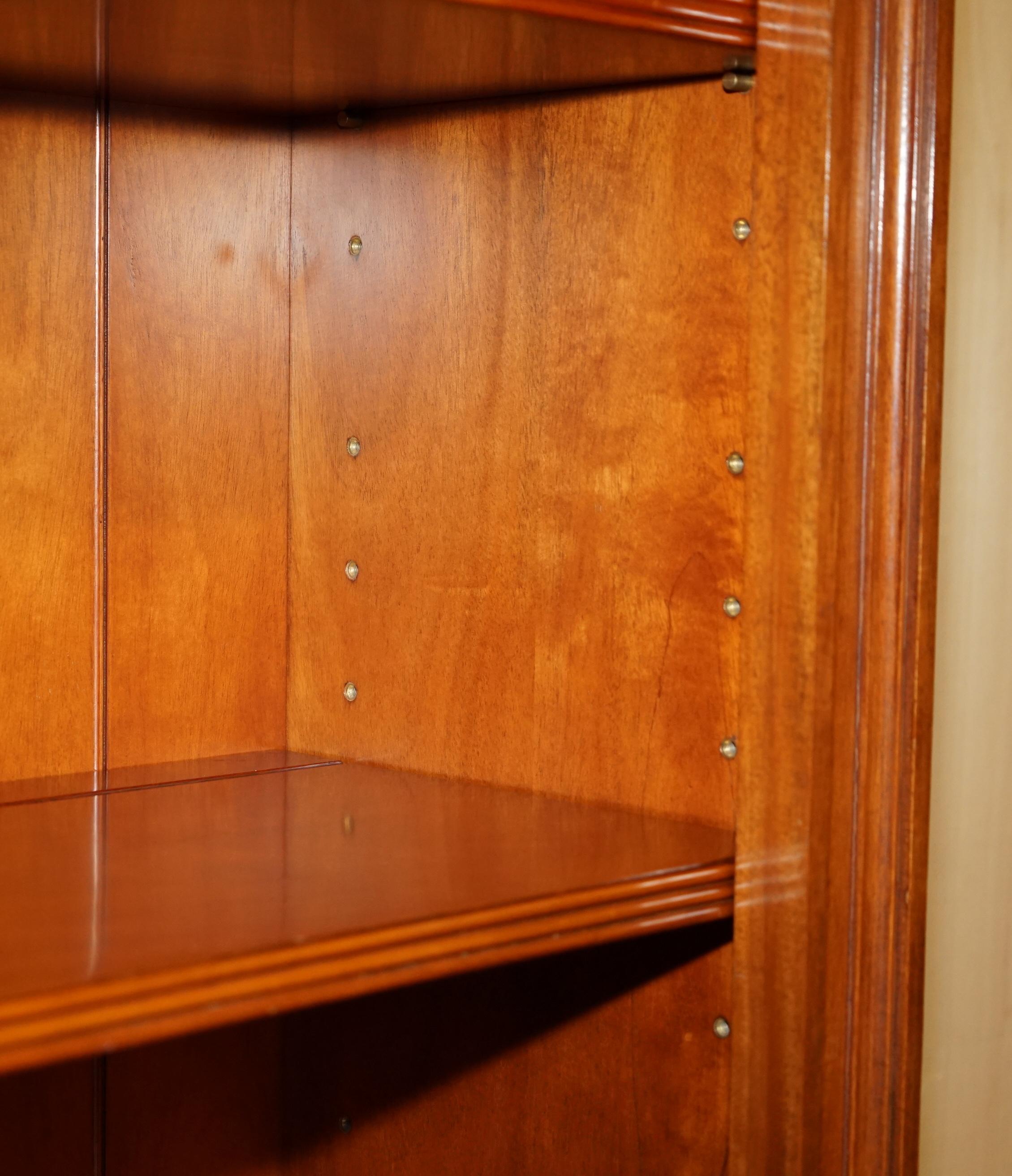 EXQUISITE EXTRA LARGE RALPH LAUREN HARDWOOD MADISON AVENUE OPEN LiBRARY BOOKCASE For Sale 2