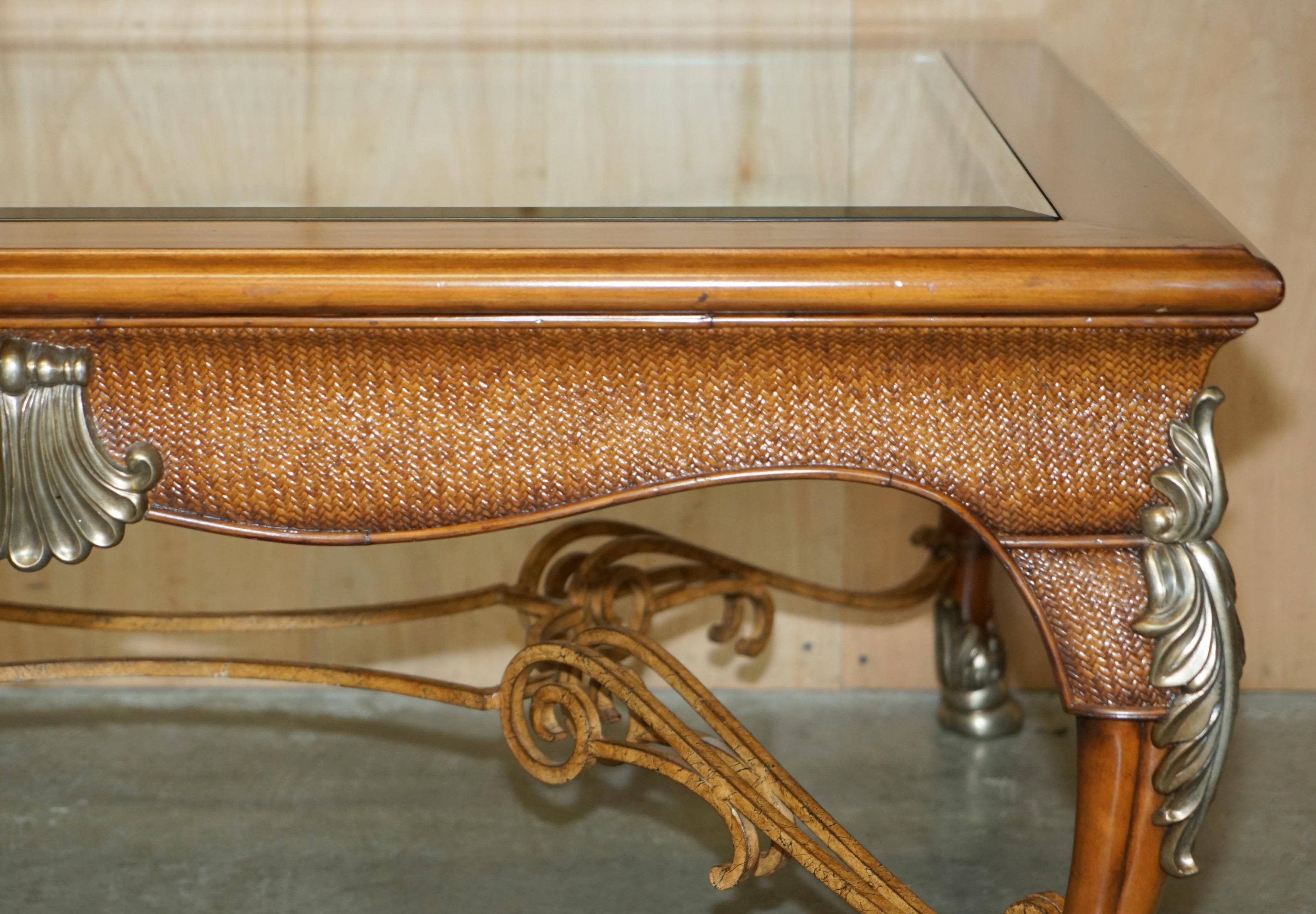 Exquise table basse de la collection SAFARI THOMASVILLE SAFARI en vente 3