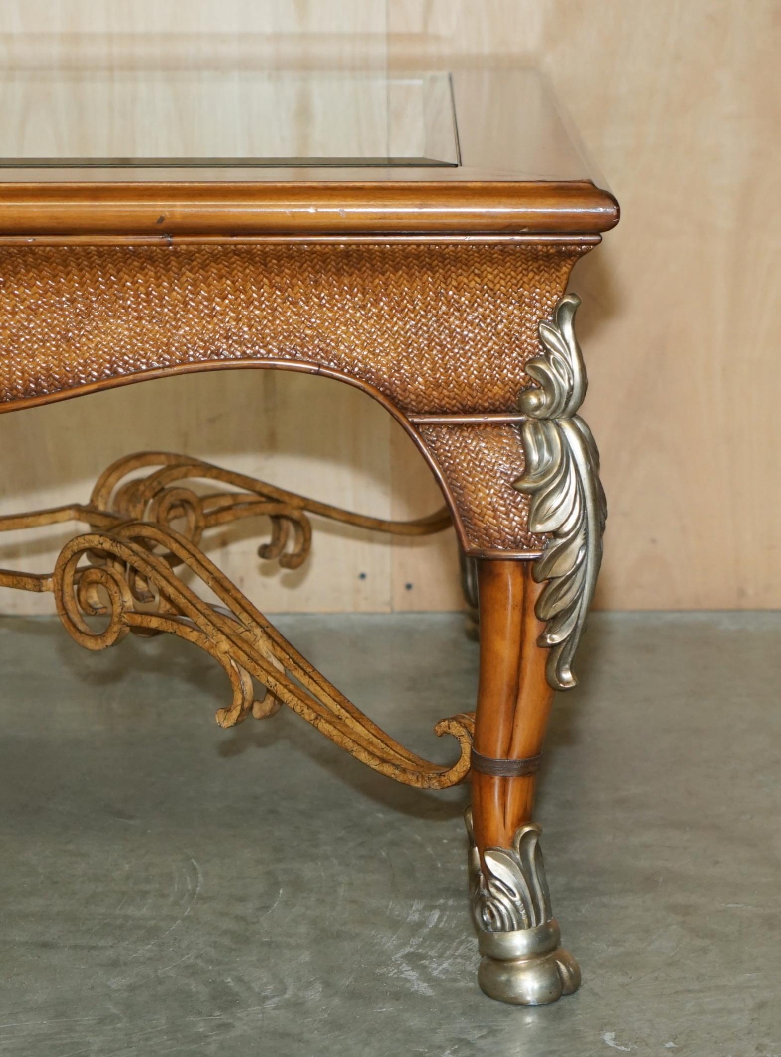 Exquise table basse de la collection SAFARI THOMASVILLE SAFARI en vente 4