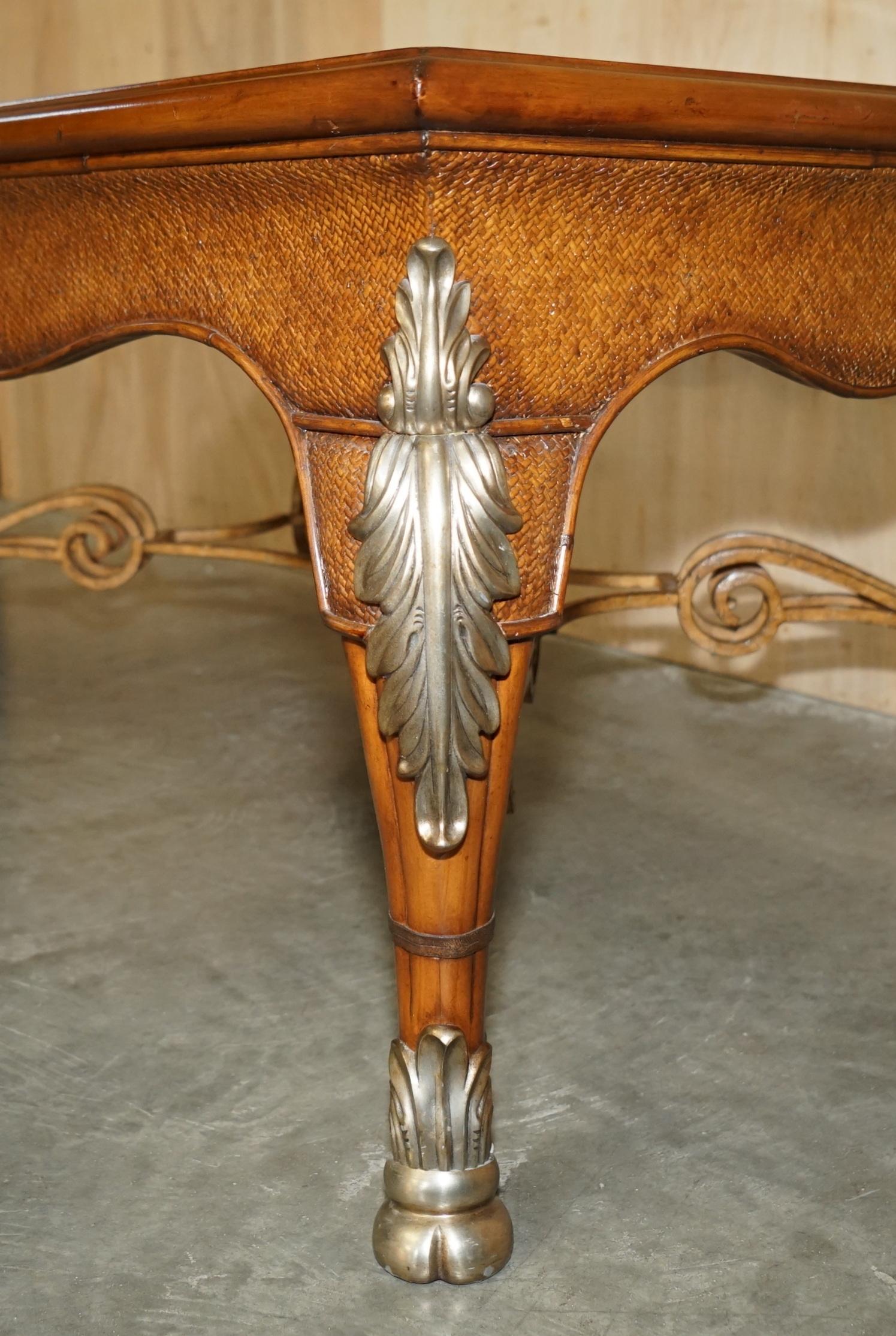 Exquise table basse de la collection SAFARI THOMASVILLE SAFARI en vente 7