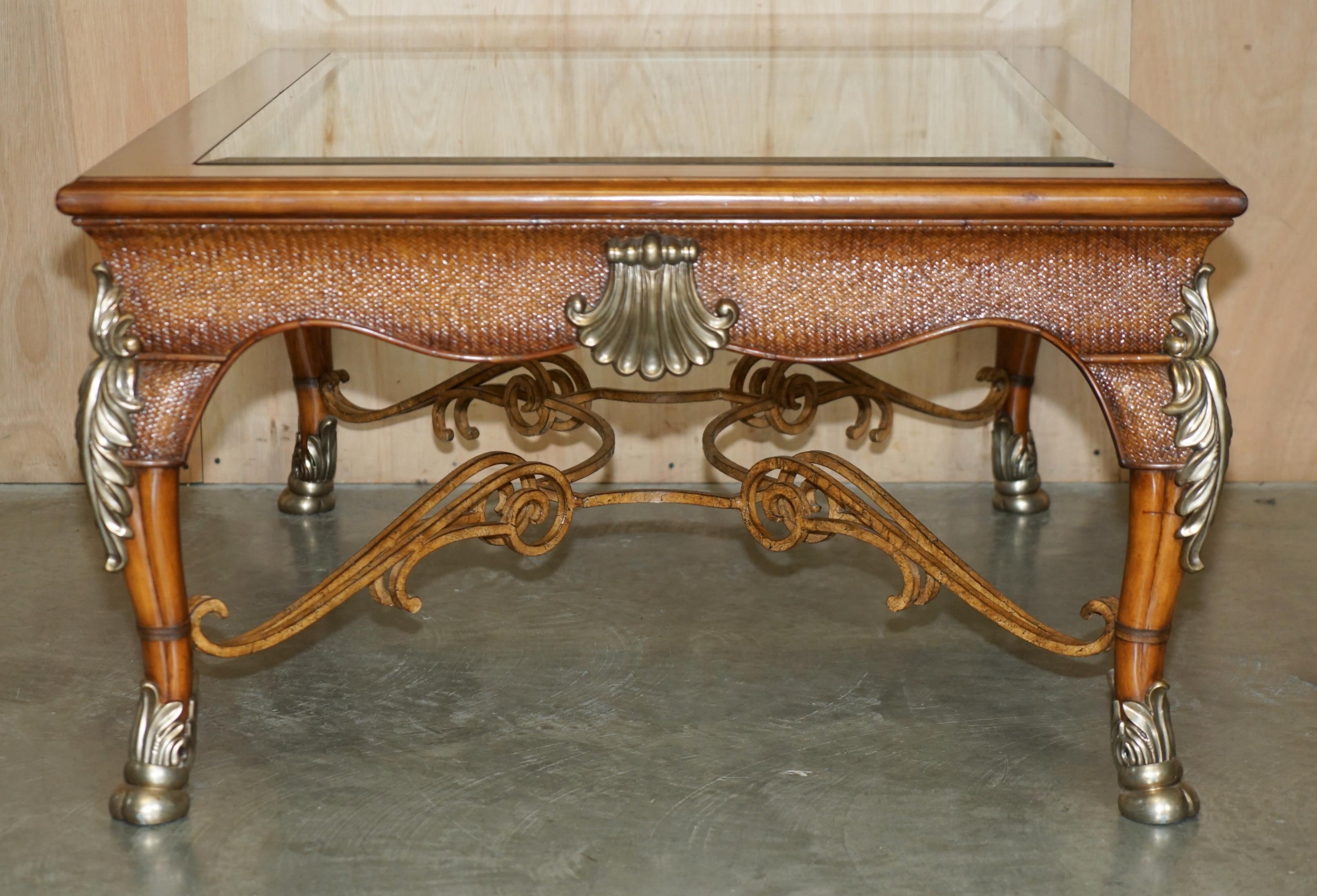 Exquise table basse de la collection SAFARI THOMASVILLE SAFARI en vente 13