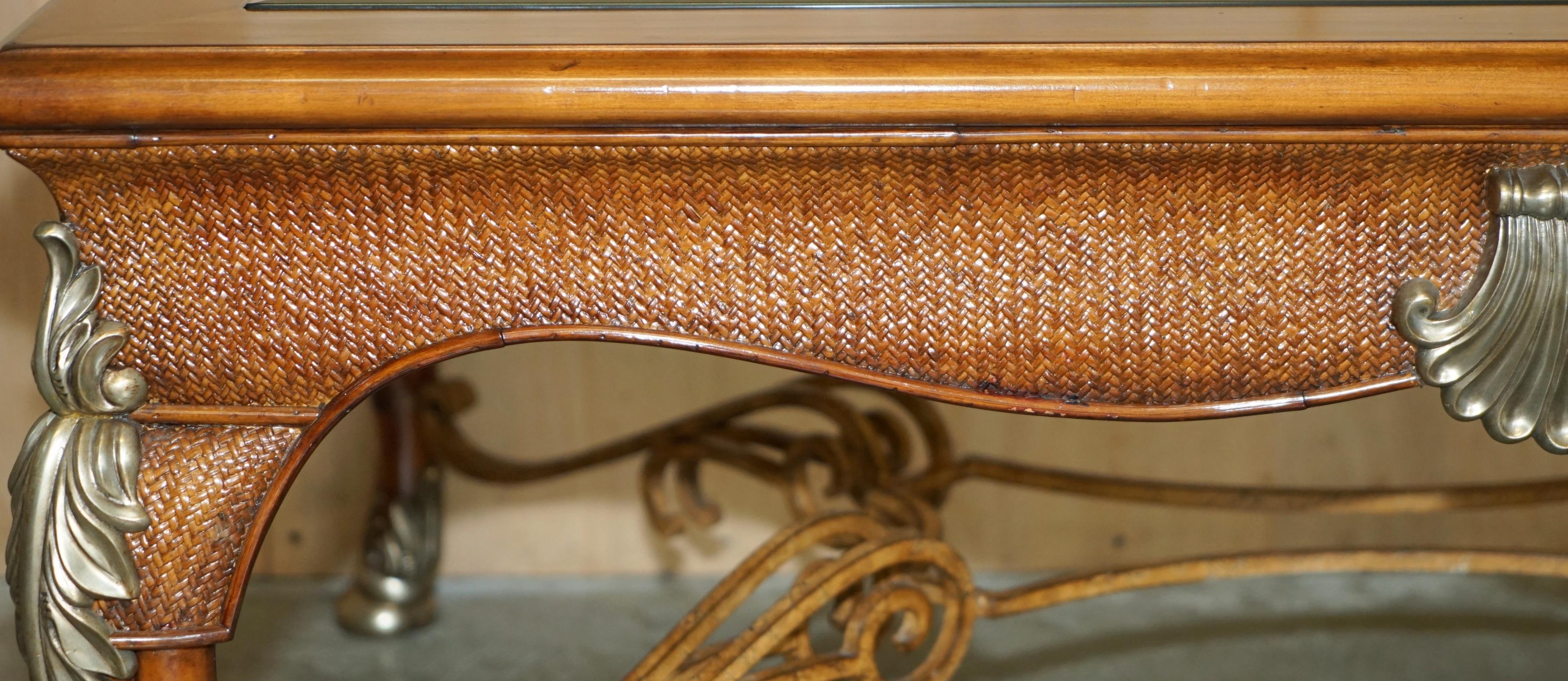 Exquise table basse de la collection SAFARI THOMASVILLE SAFARI en vente 1