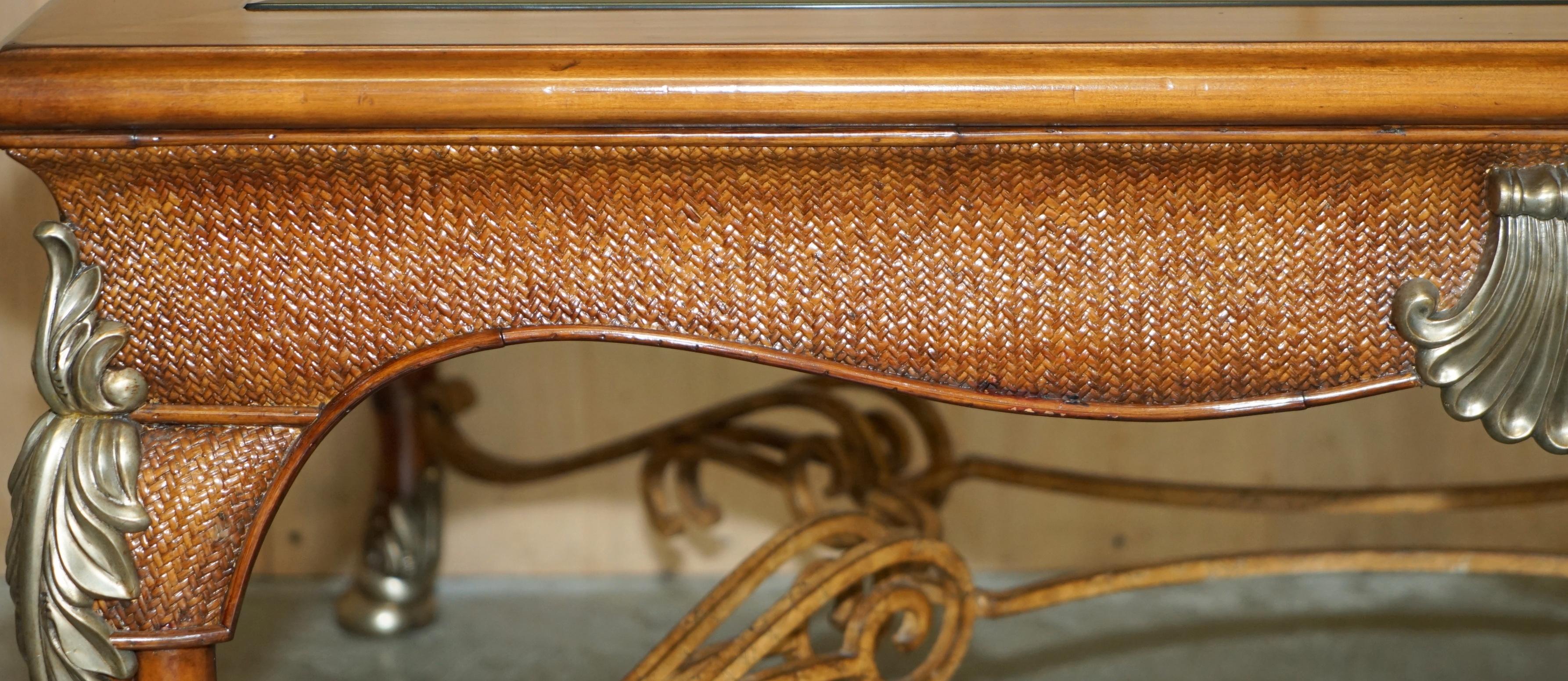 Métal Exquise table basse de la collection SAFARI THOMASVILLE SAFARI en vente