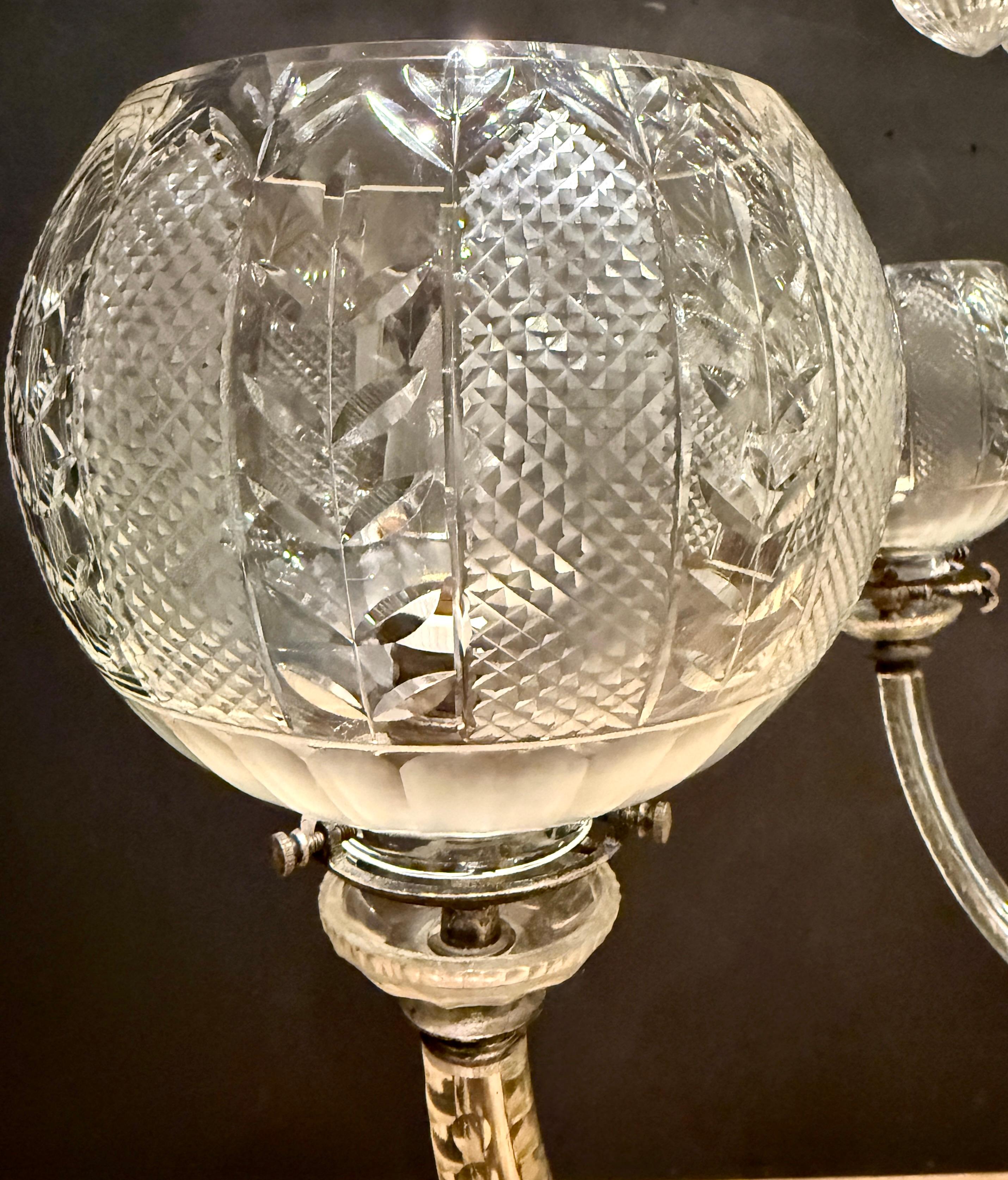 Inglese Exquisite F. & C. Osler Style 12-Light Cut-Glass Chandelier in vendita