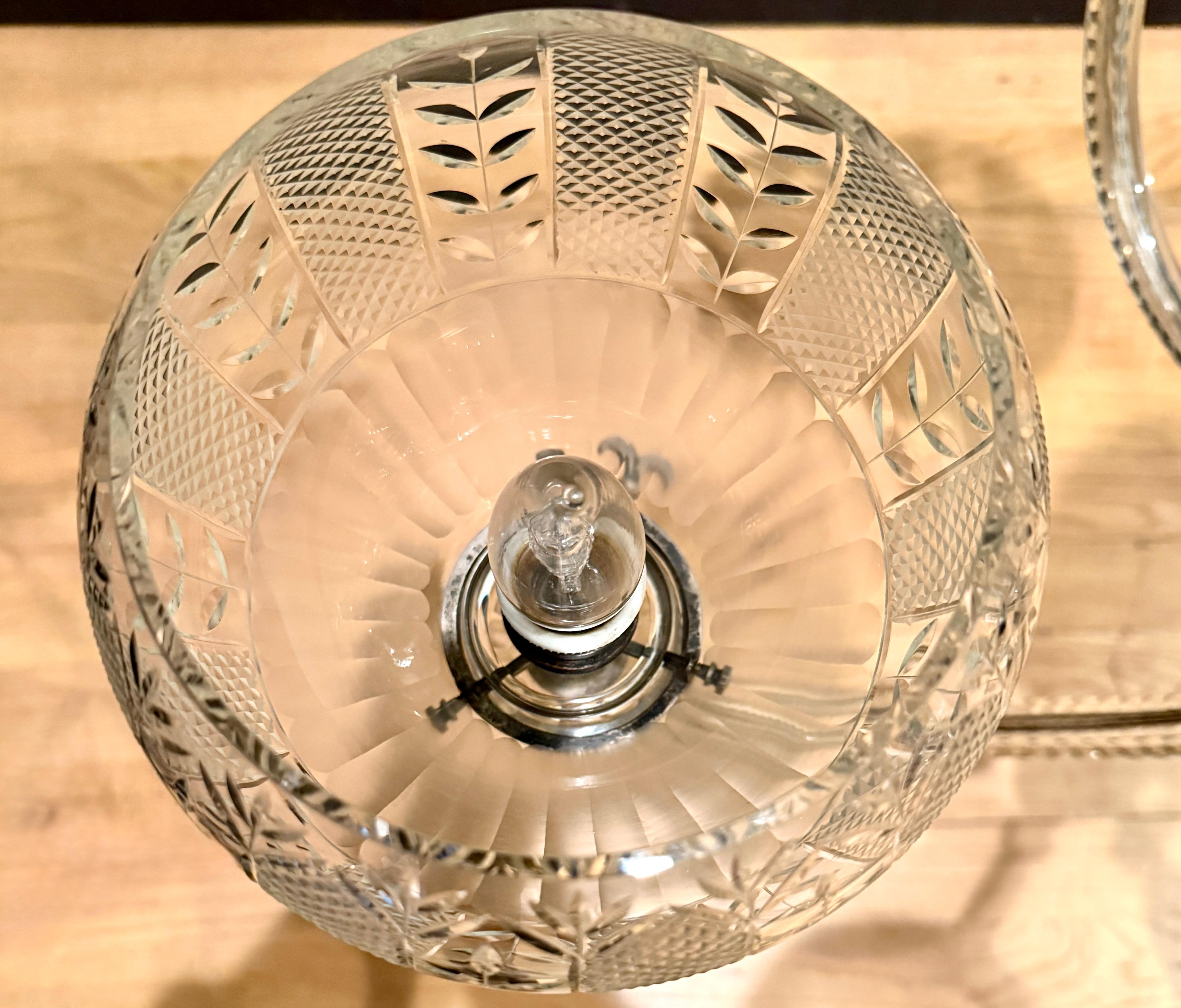 Exquisite F. & C. Osler Style 12-Light Cut-Glass Chandelier In condizioni buone in vendita a Norwood, NJ