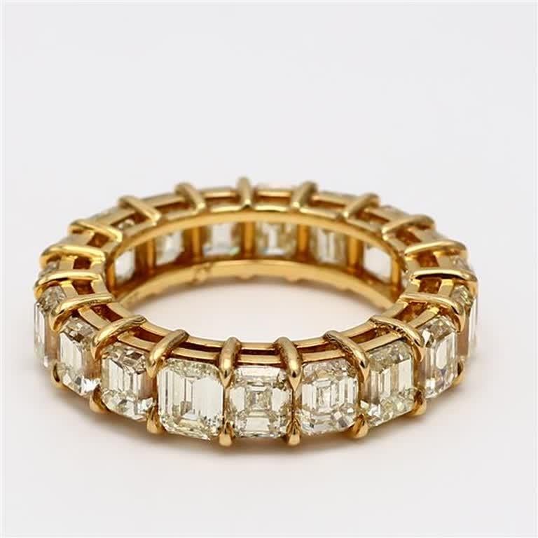 Natural Yellow Emerald Cut Diamond 10.07 Carat TW Yellow Gold Eternity Band In New Condition In New York, NY