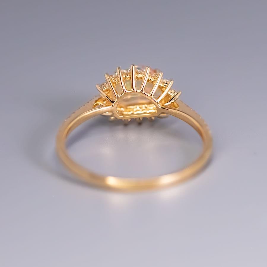 Exquisite Fire Opal Halo Diamond Engagement Ring 18K Yellow Gold Unisexe en vente