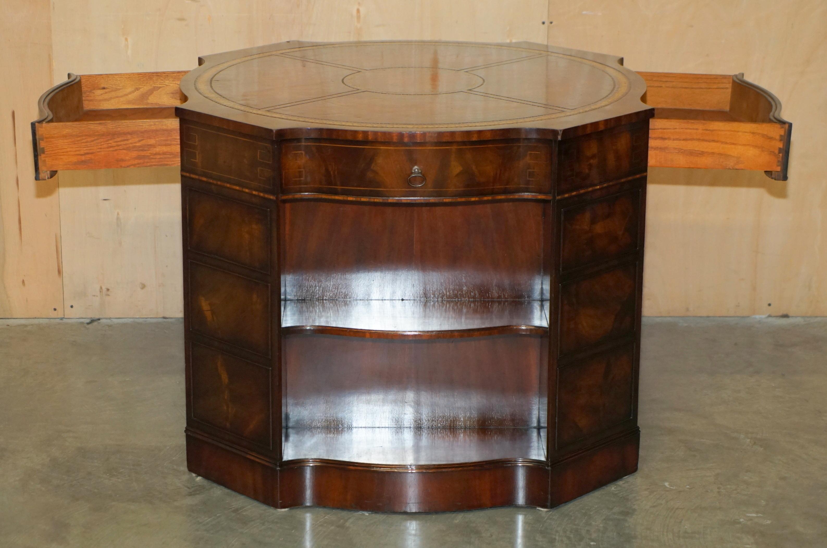 EXQUISITO ESCRITORIO PARA 2 PERSONAS EN PIEL TEñIDA A MANO DE MADERA DURA FLAMEADA Y CUERO MARRON en venta 8
