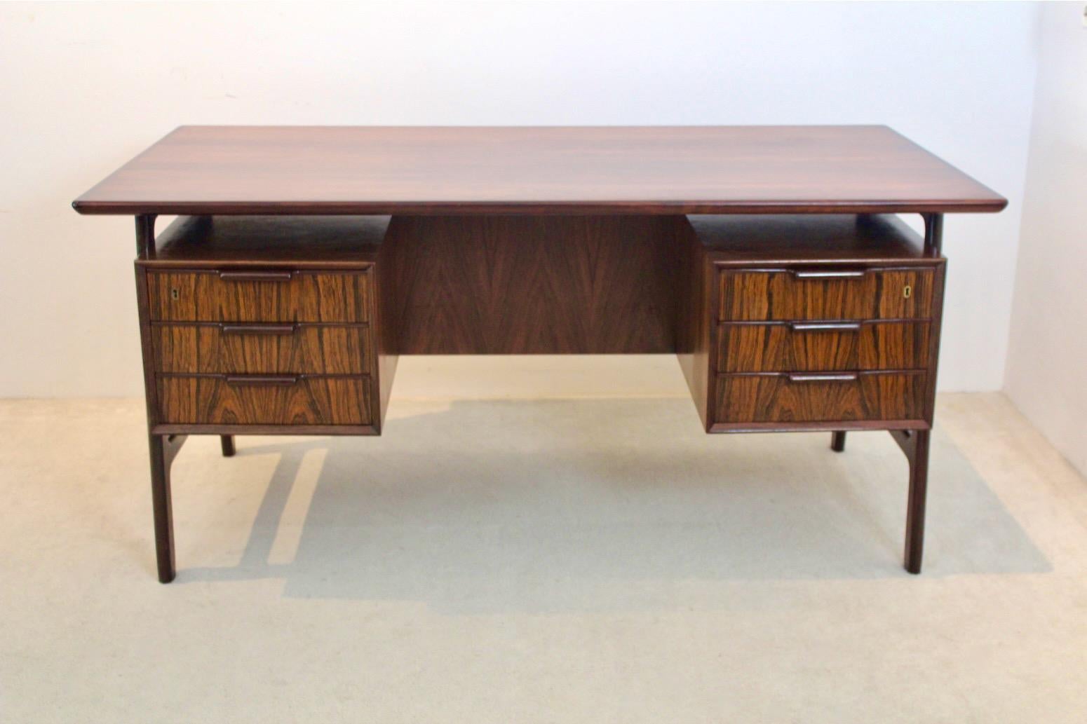 Mid-Century moderno Squisito scrittoio danese indipendente del metà secolo di Arne Vodder, Danimarca in vendita