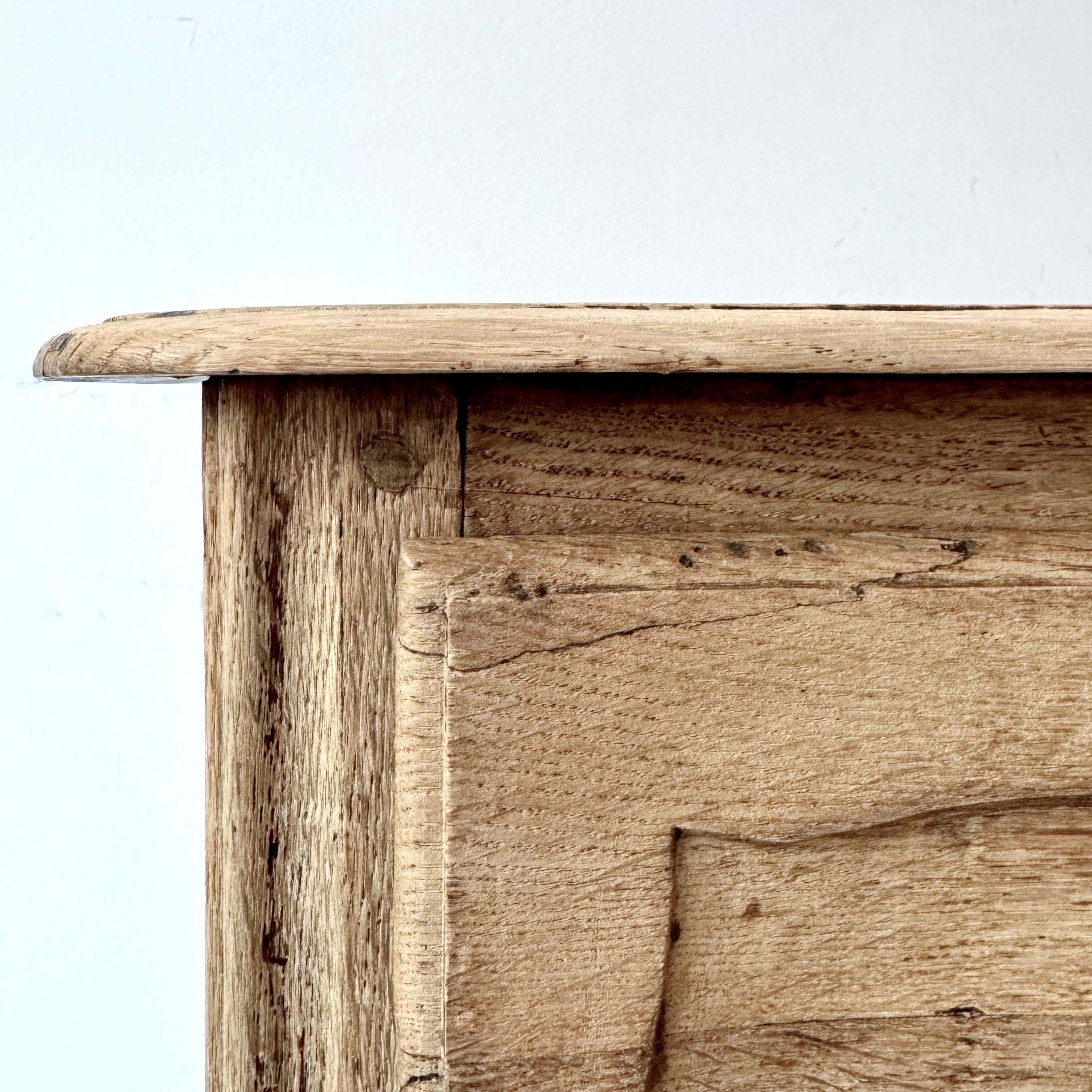 Bronzo Squisita commode francese del XVIII secolo in Oak in vendita
