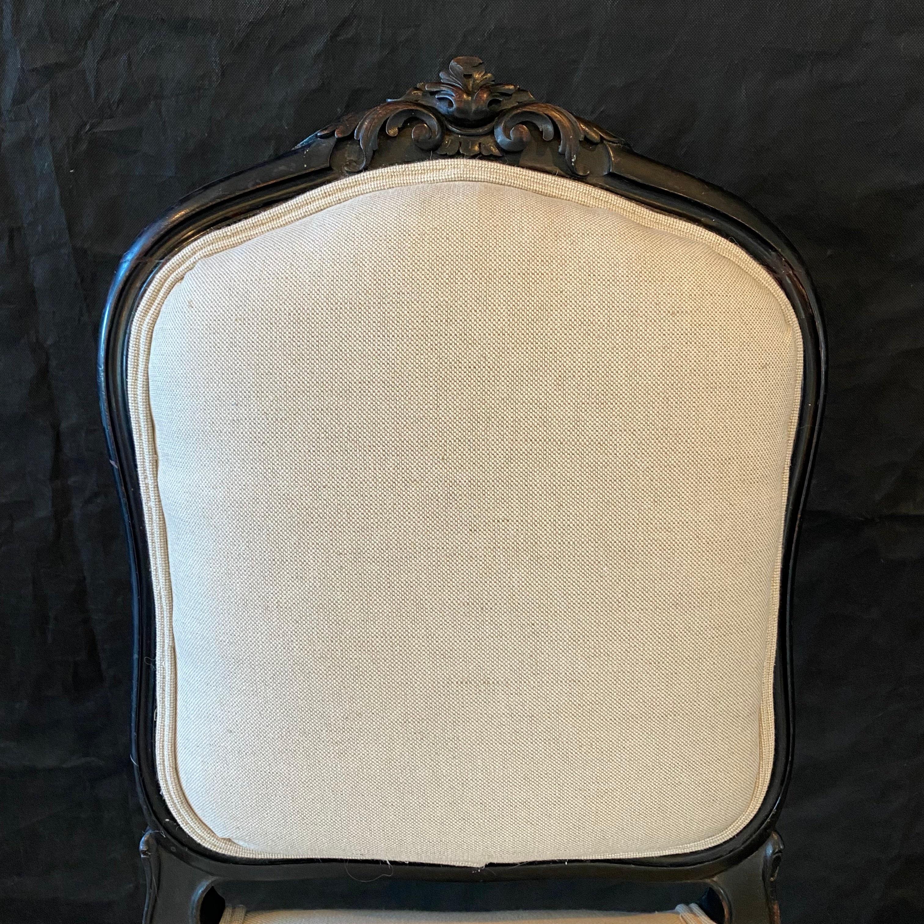 Exquisiter französischer ebonisierter Napoleon III.-Beistell- oder Parlor-Stuhl aus dem 19. Jahrhundert im Angebot 1