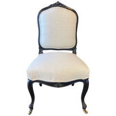 Exquisita silla francesa de salón o lateral Napoleón III ebonizada del siglo XIX