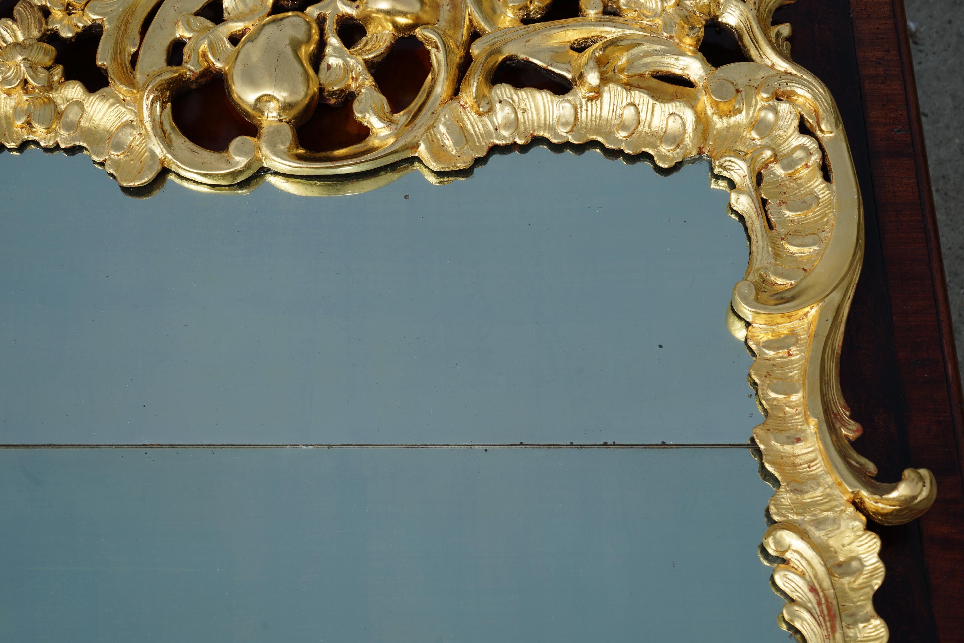 EXQUISITE FRENCH ANTIQUE LOUIS XV PERIOD 1770 GOLD GILT MiRROR WITH FOXED PLATE For Sale 4
