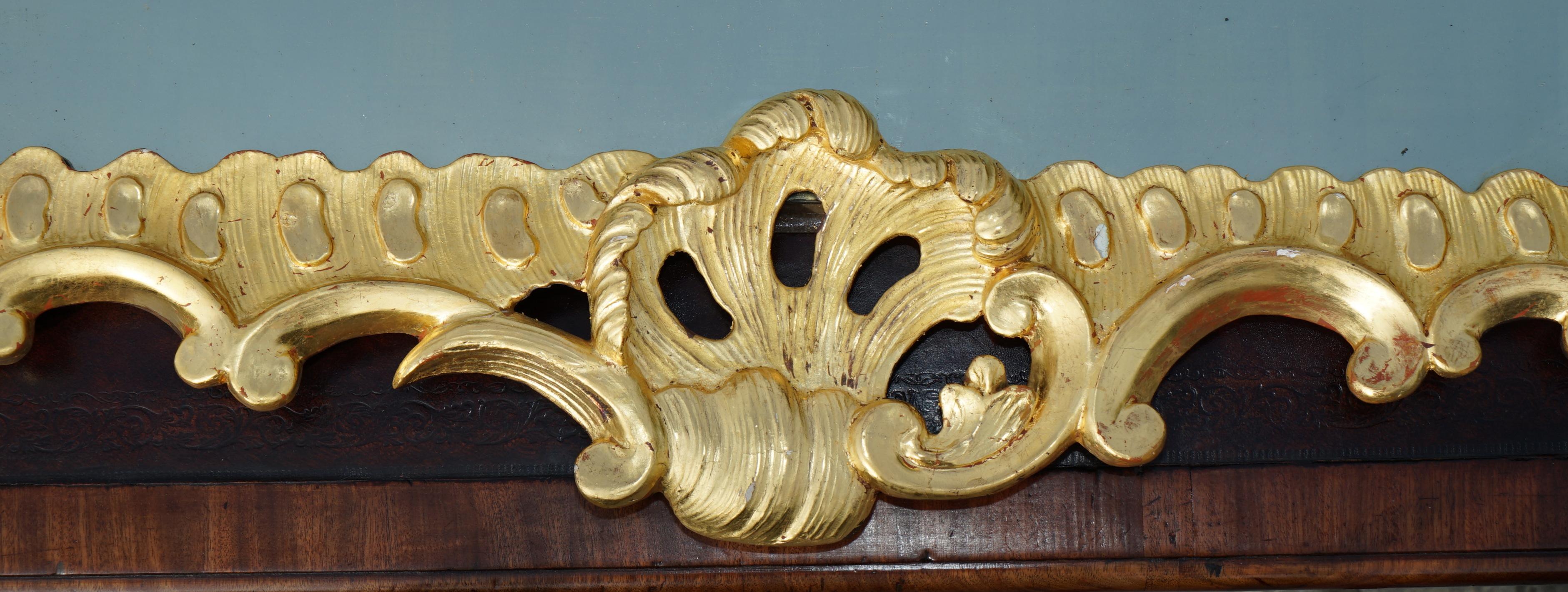 French EXQUISITE FRENCH ANTIQUE LOUIS XV PERIOD 1770 GOLD GILT MiRROR WITH FOXED PLATE For Sale