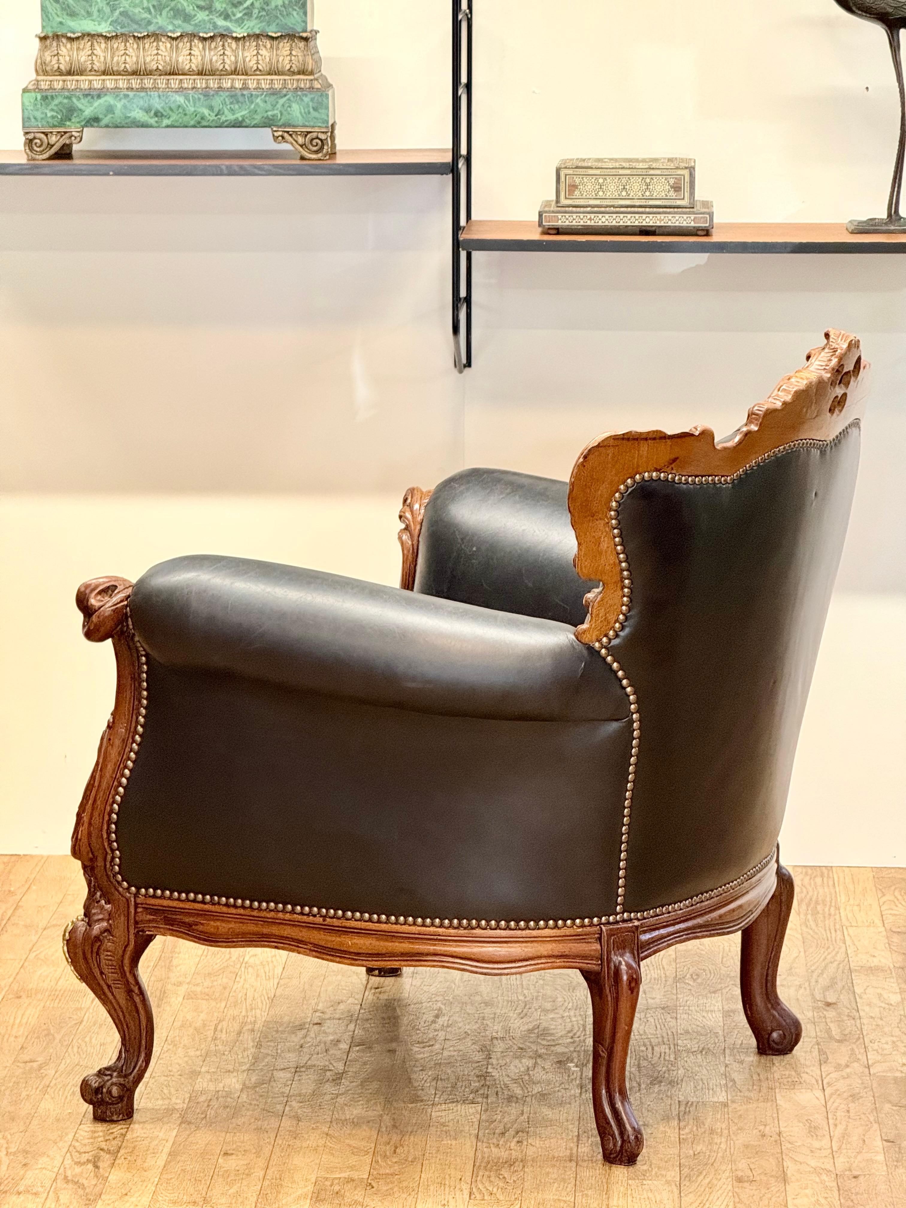 Exquisite French Baroque Style Leather Armchair – A Timeless Masterpiece In Good Condition For Sale In Tonbridge, Kent