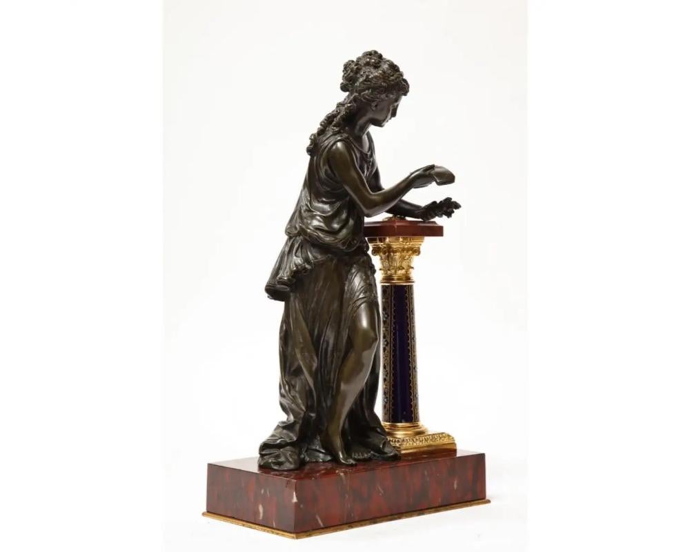 Exquise sculpture française en bronze, marbre rouge et porcelaine de Sèvres en vente 8