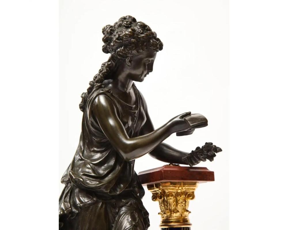 Exquise sculpture française en bronze, marbre rouge et porcelaine de Sèvres en vente 9