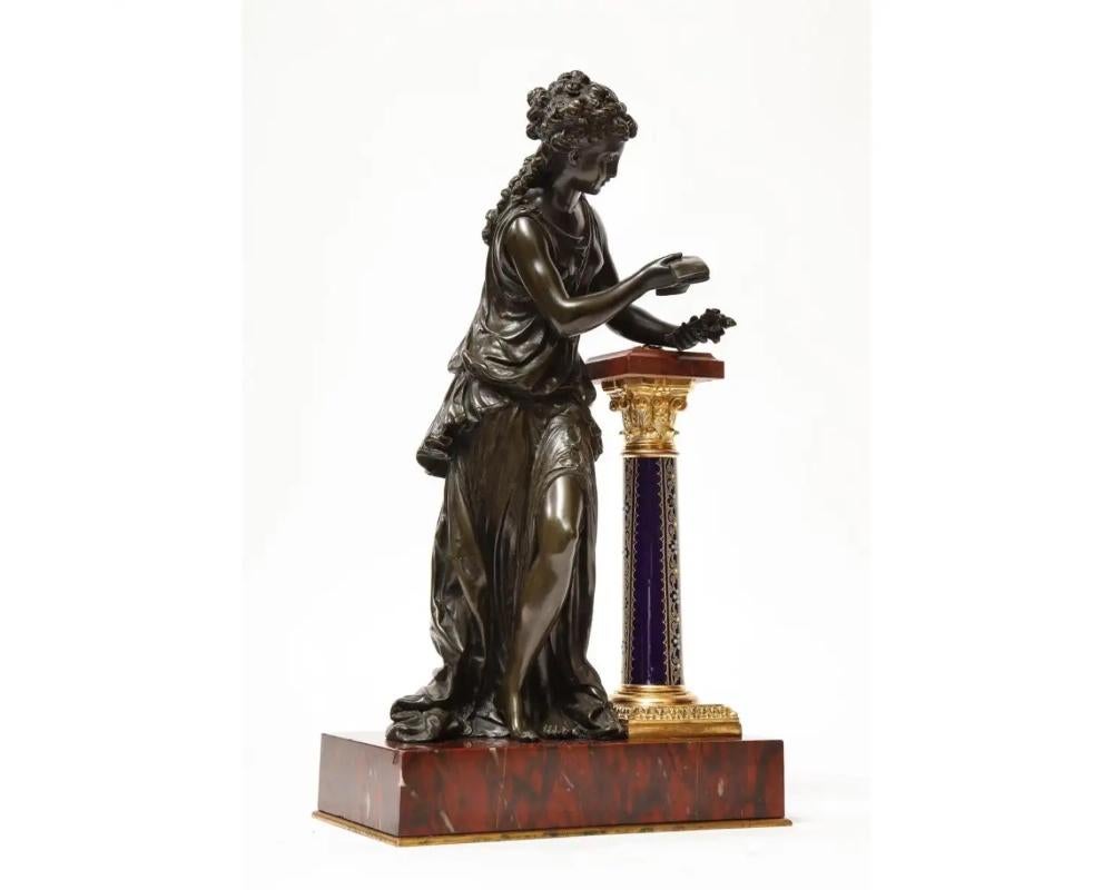 Exquise sculpture française en bronze, marbre rouge et porcelaine de Sèvres en vente 10