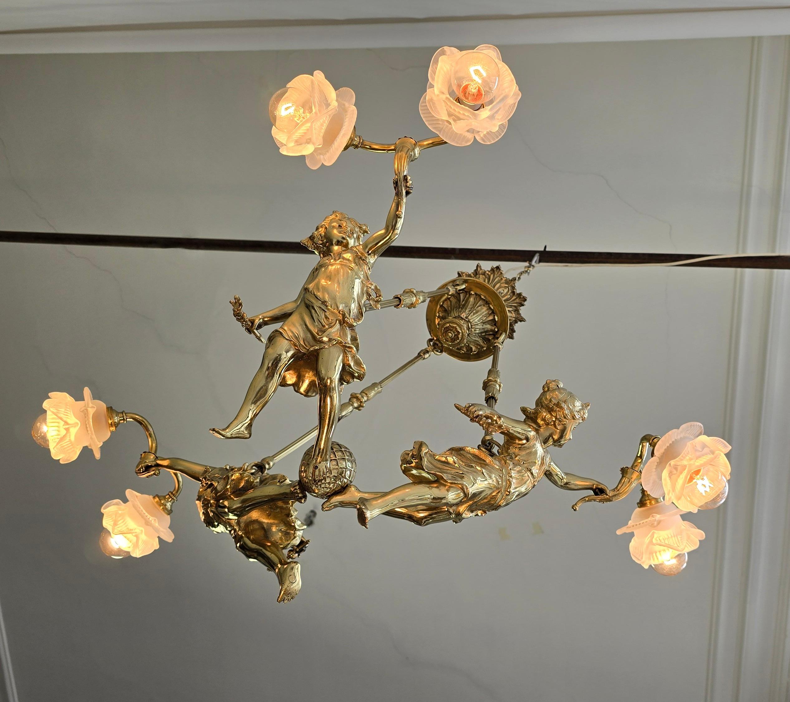 Exquisite French Gilt Bronze Chandelier with Cherubs Putti For Sale 1