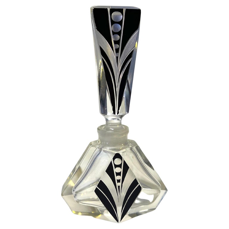Buy Wholesale China Vintage Gold White Black Hand Enameled And Crystals  Jeweled Zinc Alloy Crystal Perfume Bottle 5ml & Metal Crystal Perfume  Bottle at USD 3.5