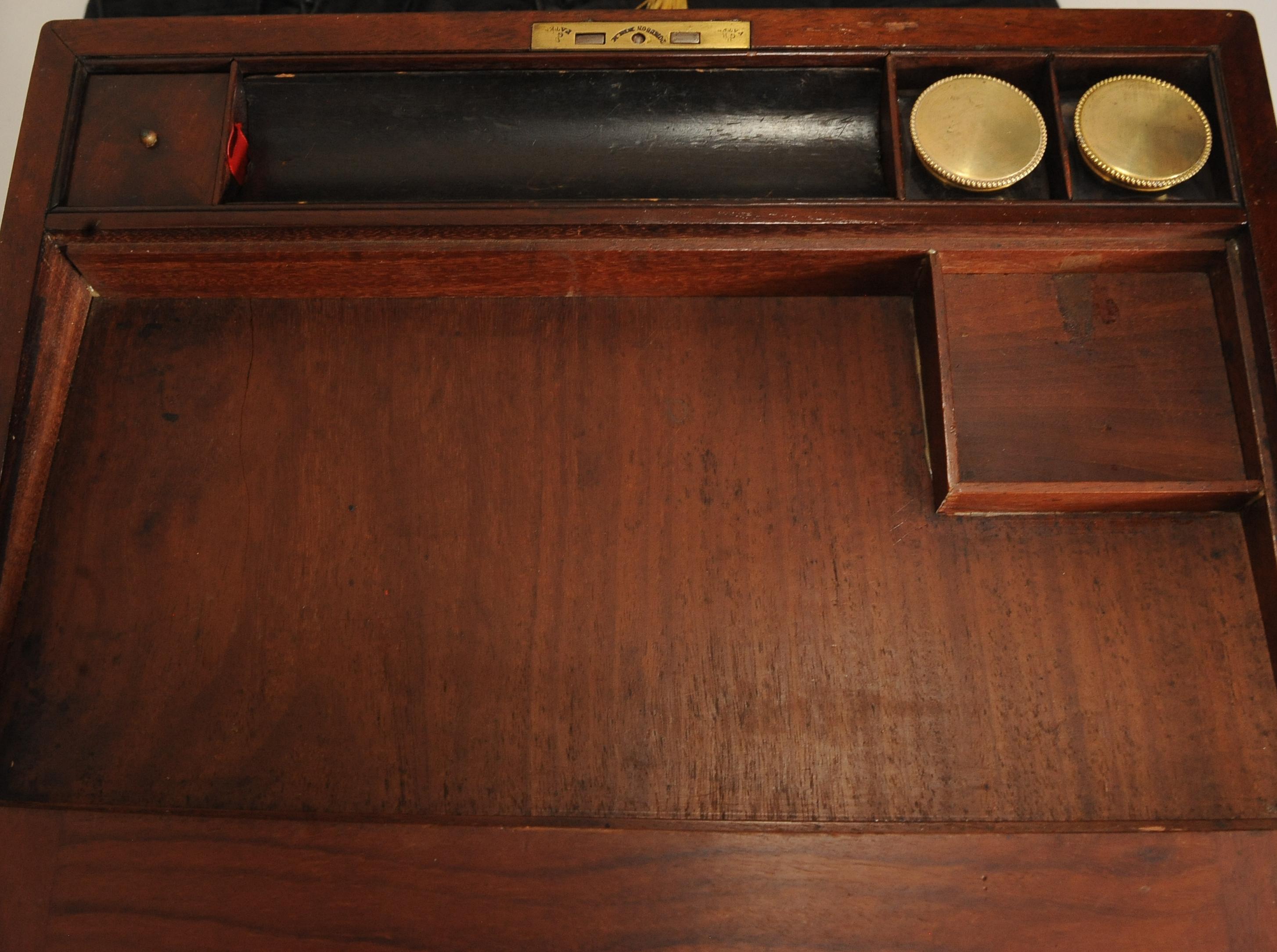 Exquisiter georgianischer handgefertigter Mahagoni-Schreibstuhl aus Mahagoni mit rotem Werkzeugleder, handgefertigt im Angebot 5
