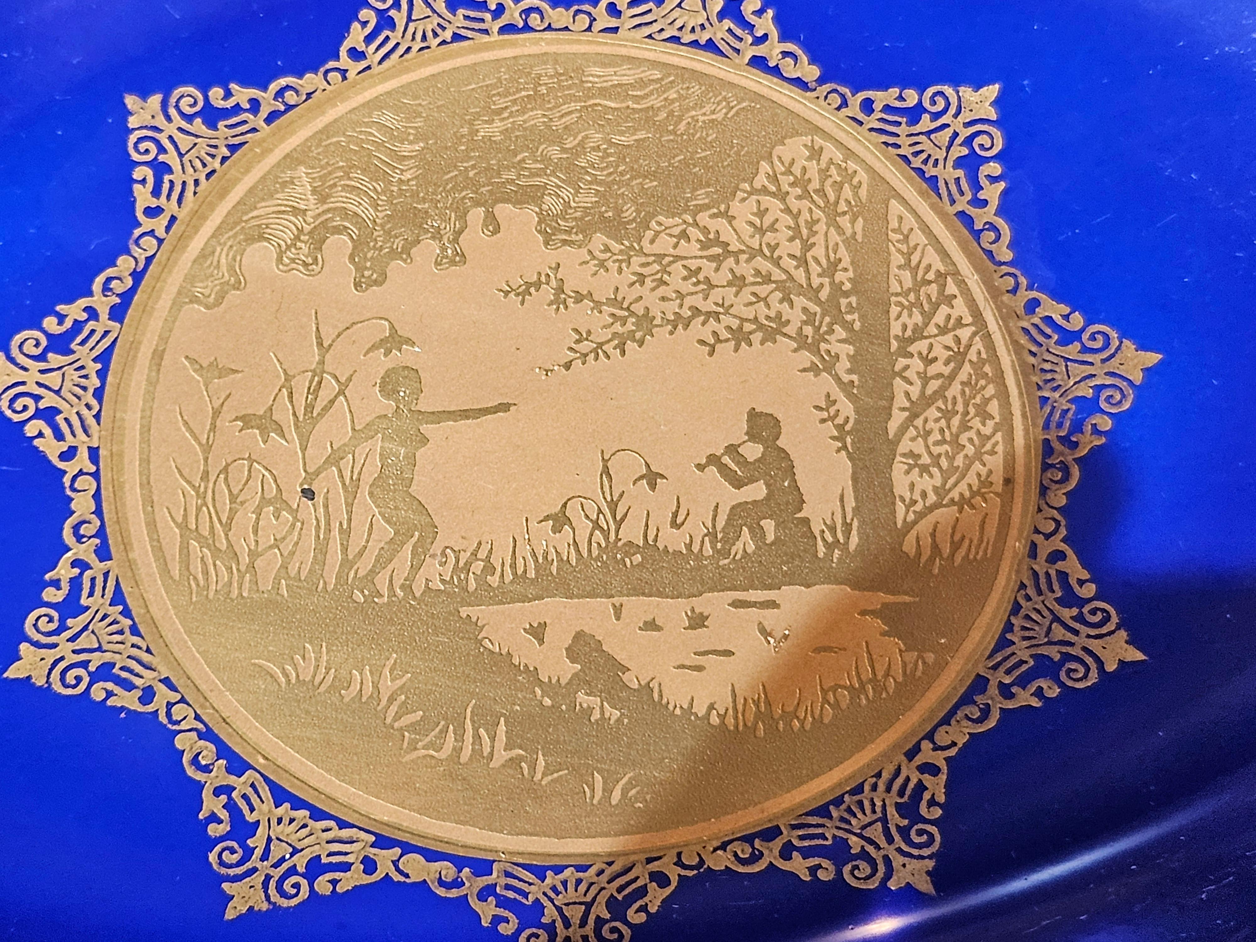 Exquisito Cuenco Ovalado de Hoja de Oro Alemán Estilo Sevres Cobalto Rosenthal en Bueno estado para la venta en New York, NY