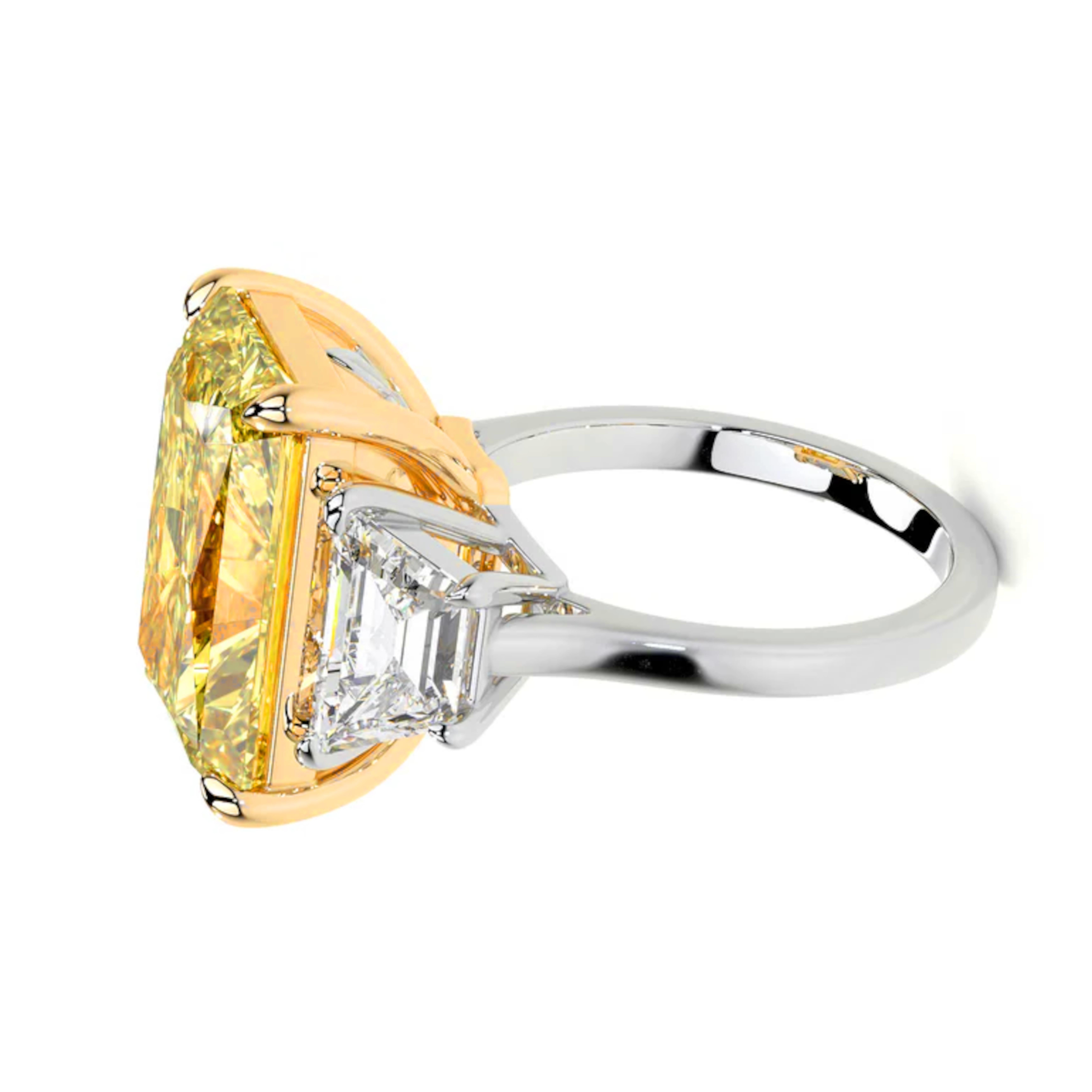 Taille radiant Bague exquise certifiée GIA de 10,56 carats de diamant jaune intense fantaisie en vente