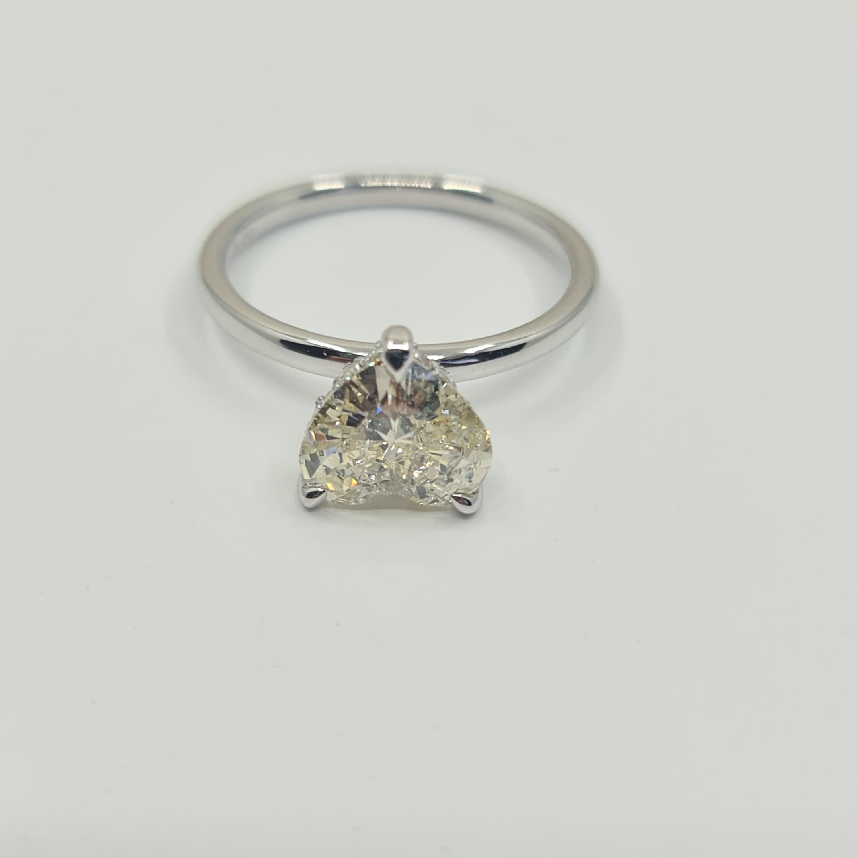 Exquisite GIA Certified 1.60 Carat Heart Diamond Ring with 0.07 Carat Halo G/VS For Sale 5